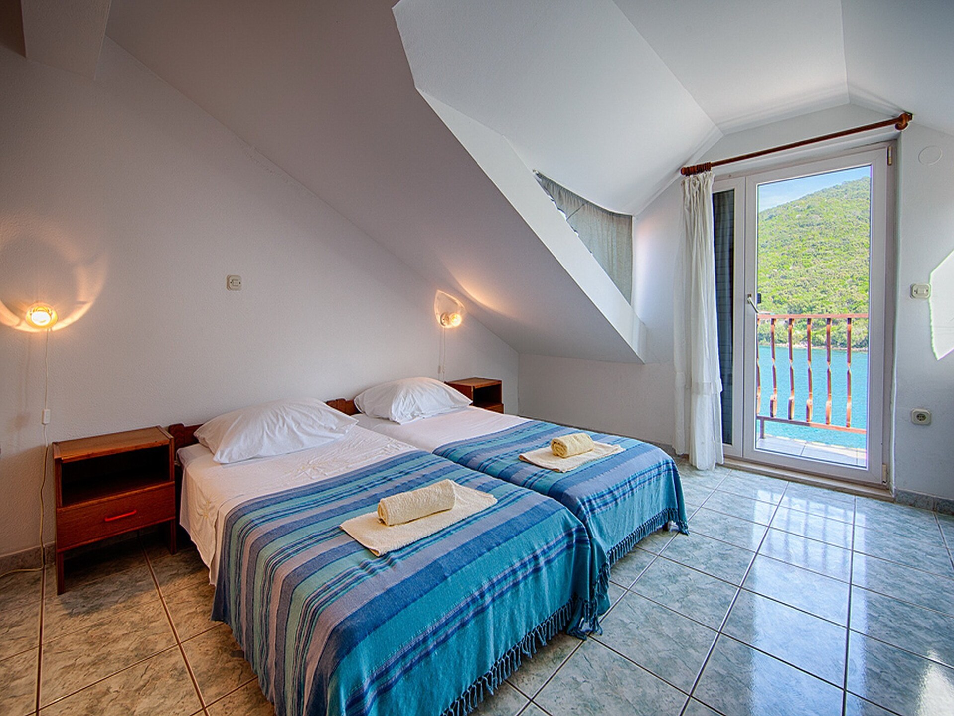 4-persoons appartement aan het strand in Lastovo - foto 2