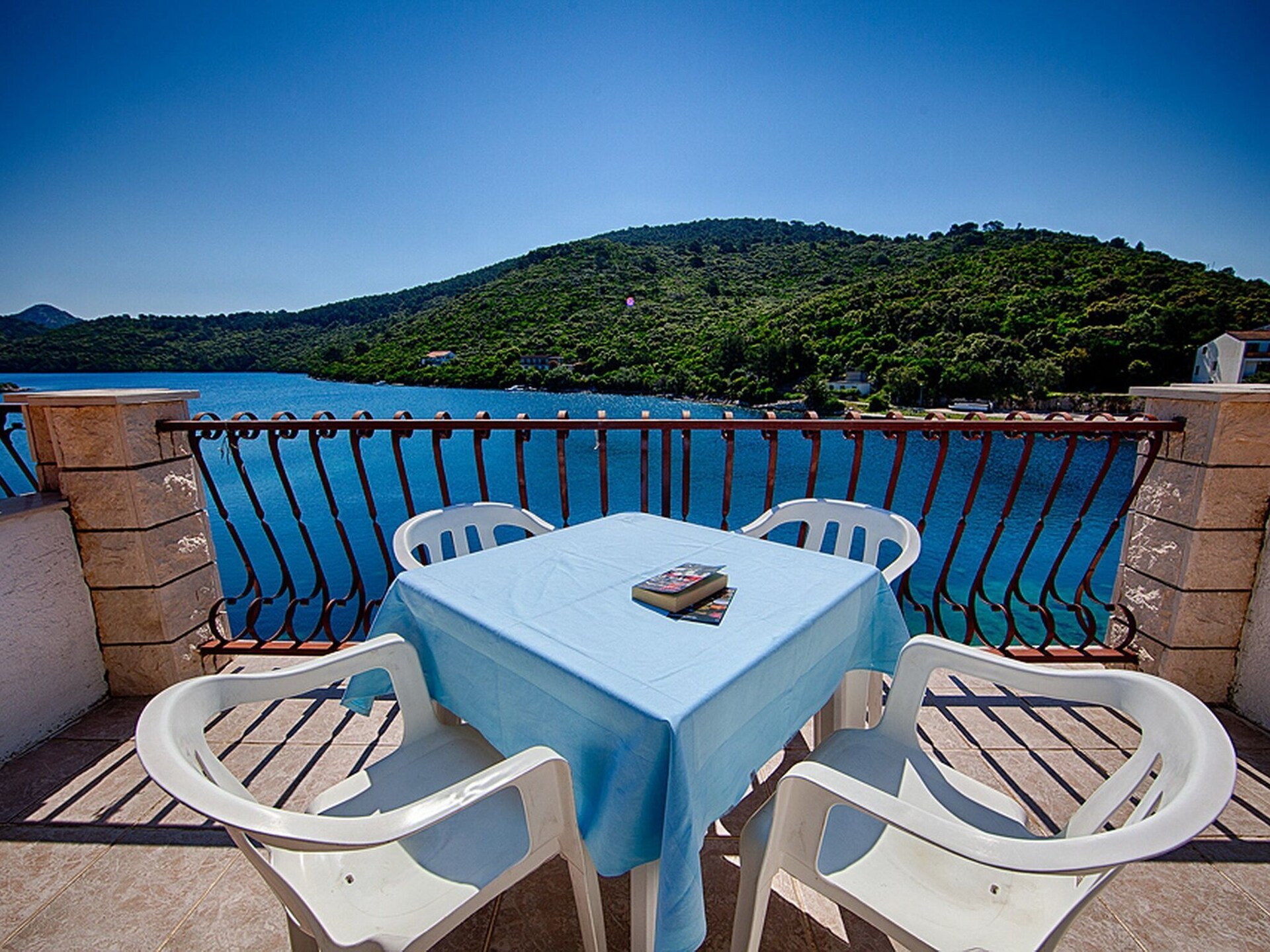 Romantisch zolderappartement met dubbel zeezicht op Lastovo, 100m van het strand - foto 12