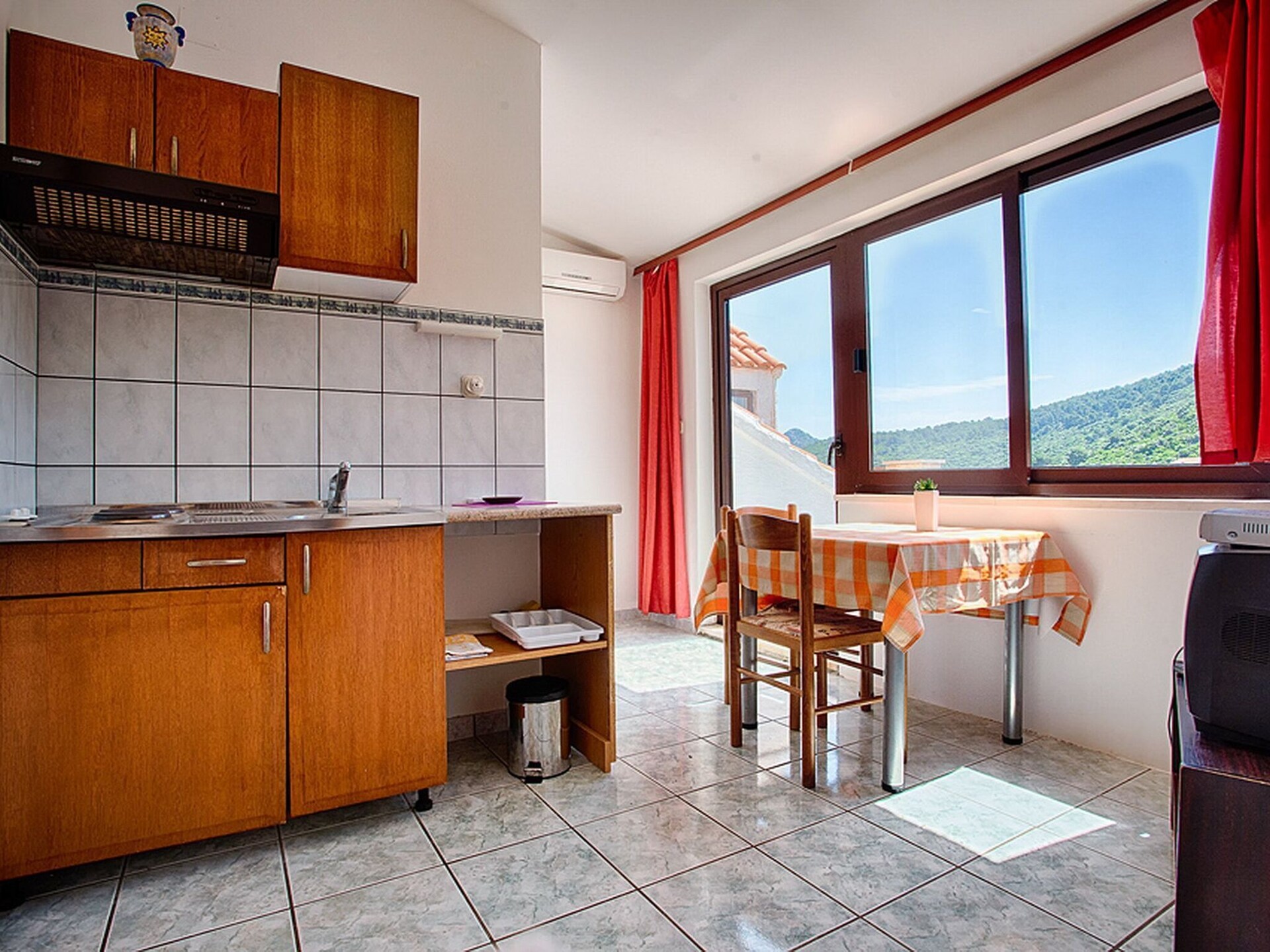 Romantisch zolderappartement met dubbel zeezicht op Lastovo, 100m van het strand - foto 9