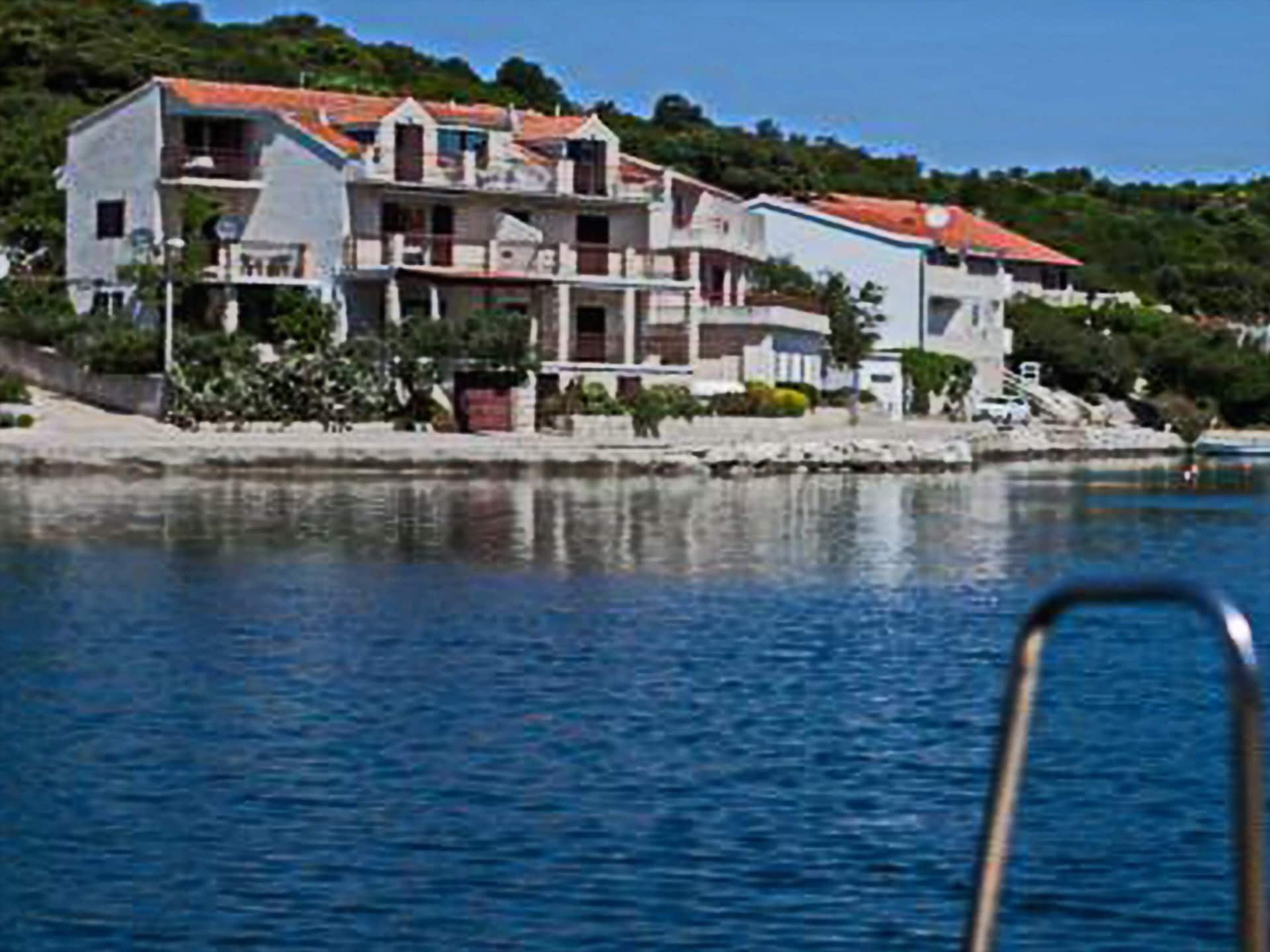 Aan het strand: Rustgevend appartement op Lastovo met zeezicht · 4 pers. - foto 6