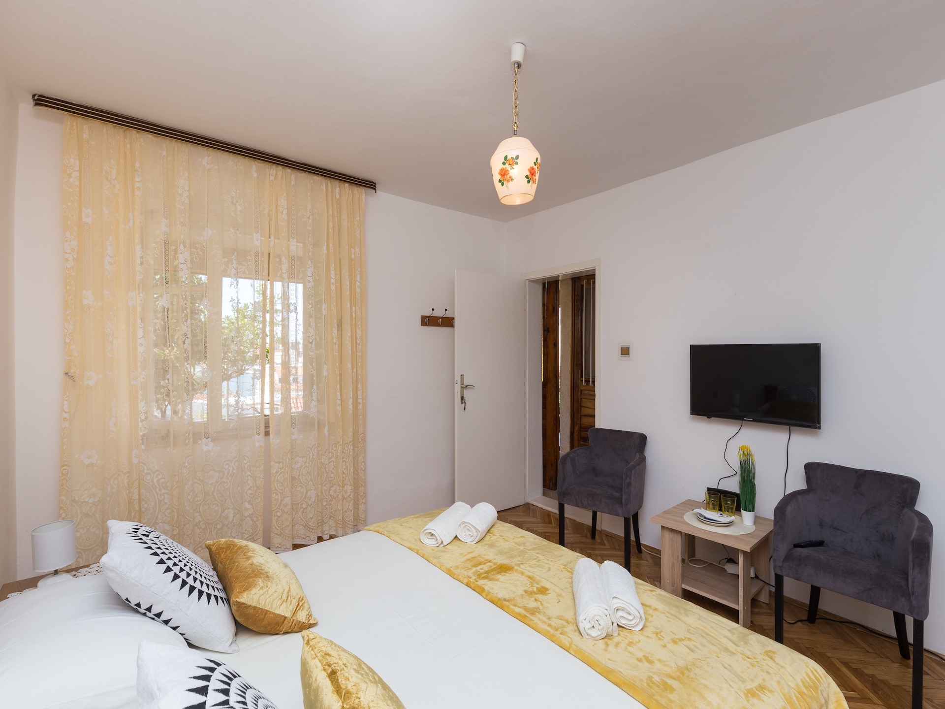 Zonnige kamer met terras en deels zeezicht bij de haven van Dubrovnik - foto 5