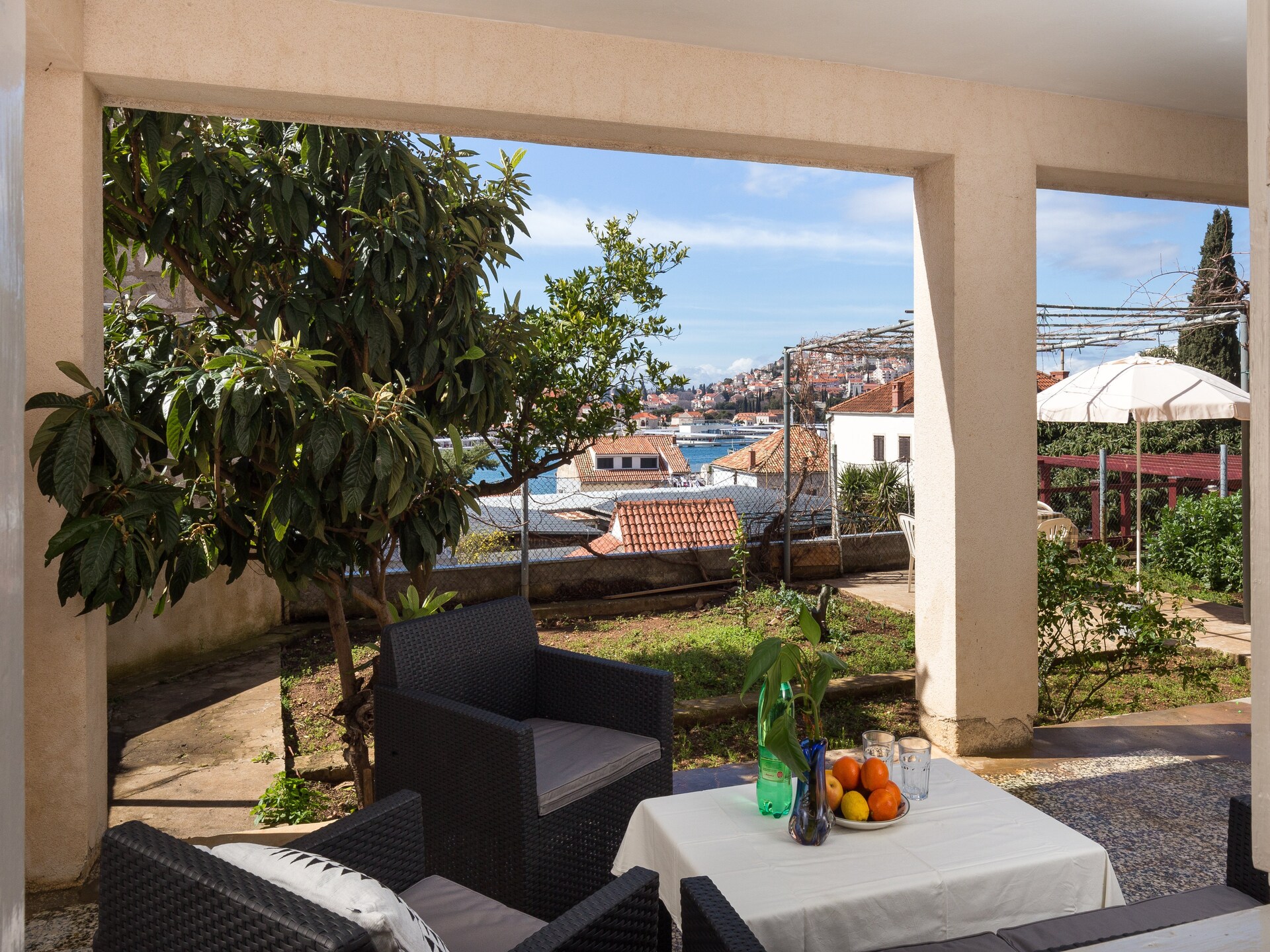 Zonnige kamer met terras en deels zeezicht bij de haven van Dubrovnik - foto 14
