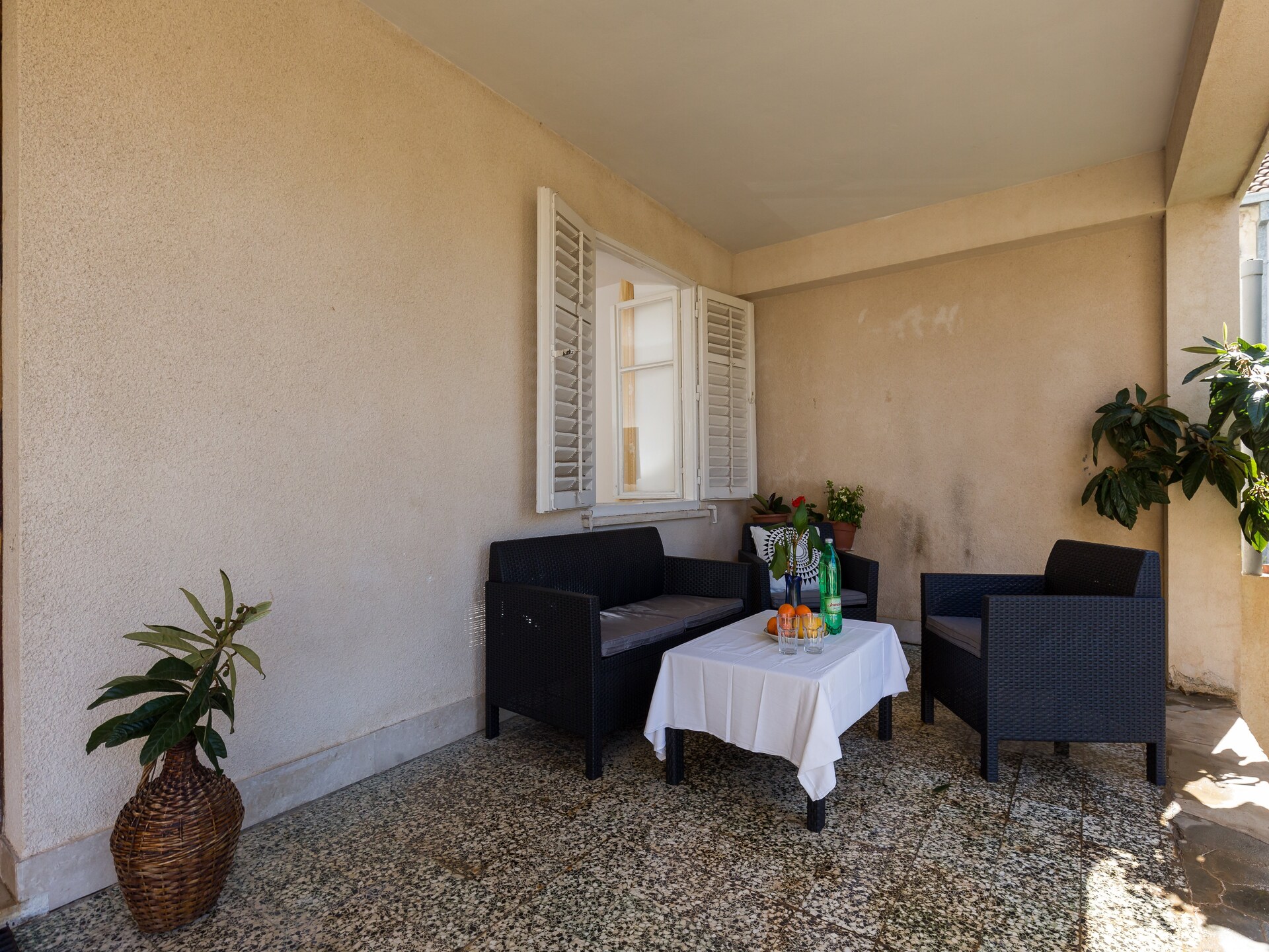 Zonnige kamer met terras en deels zeezicht bij de haven van Dubrovnik - foto 13