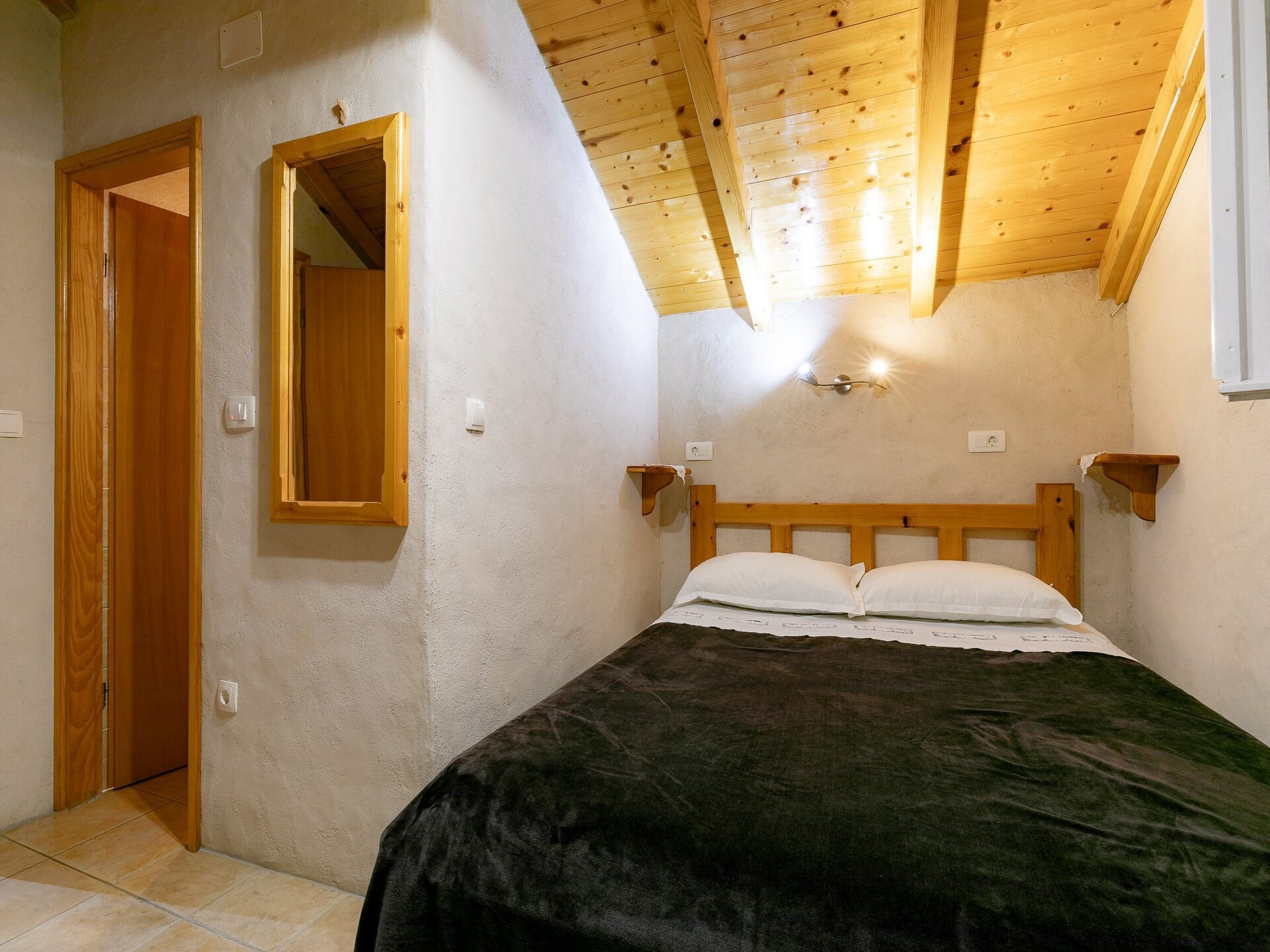 Authentiek stenen appartement met patio in Zrnovo, vlakbij Korcula - foto 15