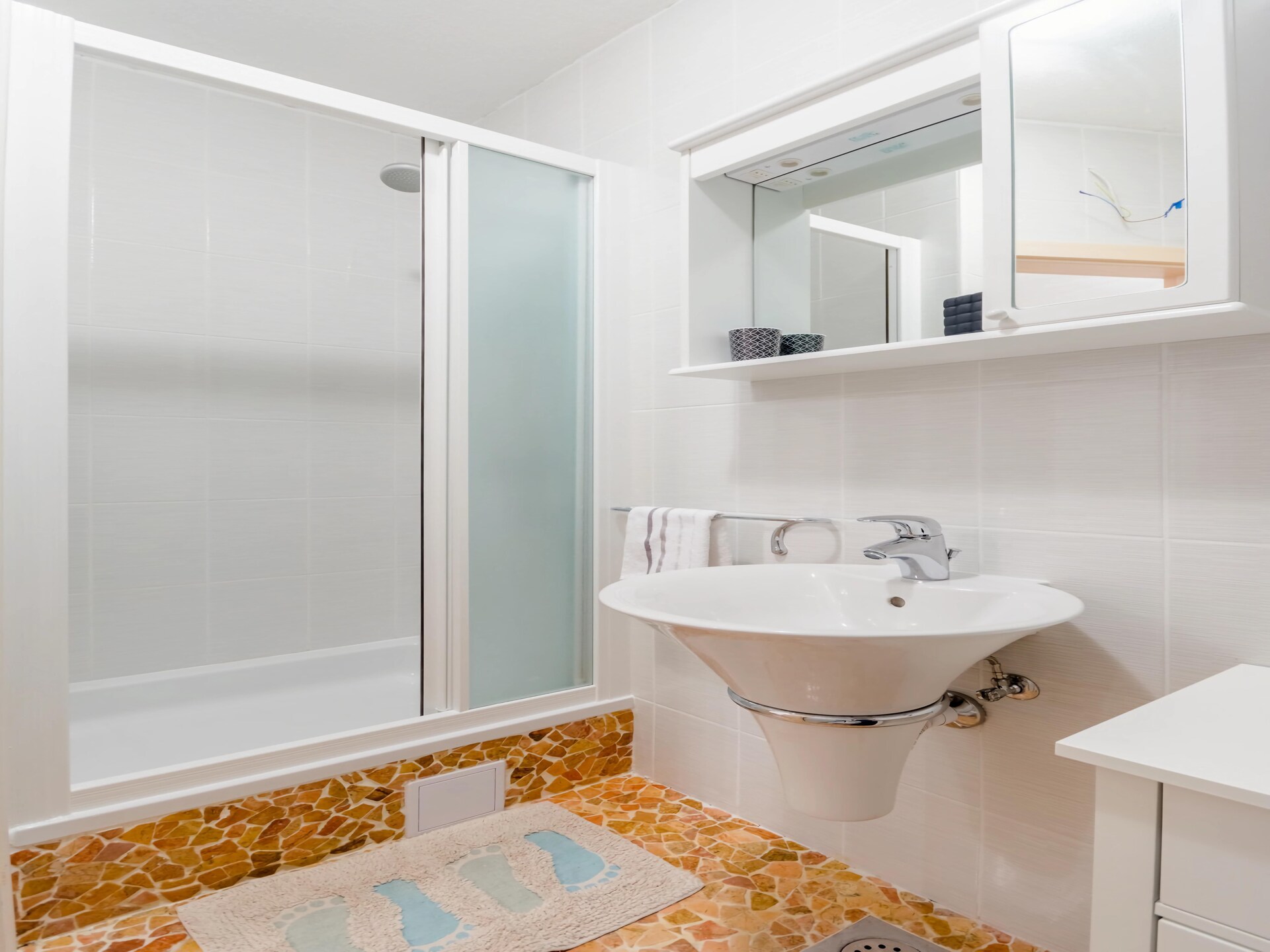 Appartement Plavi: Zeezicht & balkon op 600m van het strand van Okrug Donji - foto 5