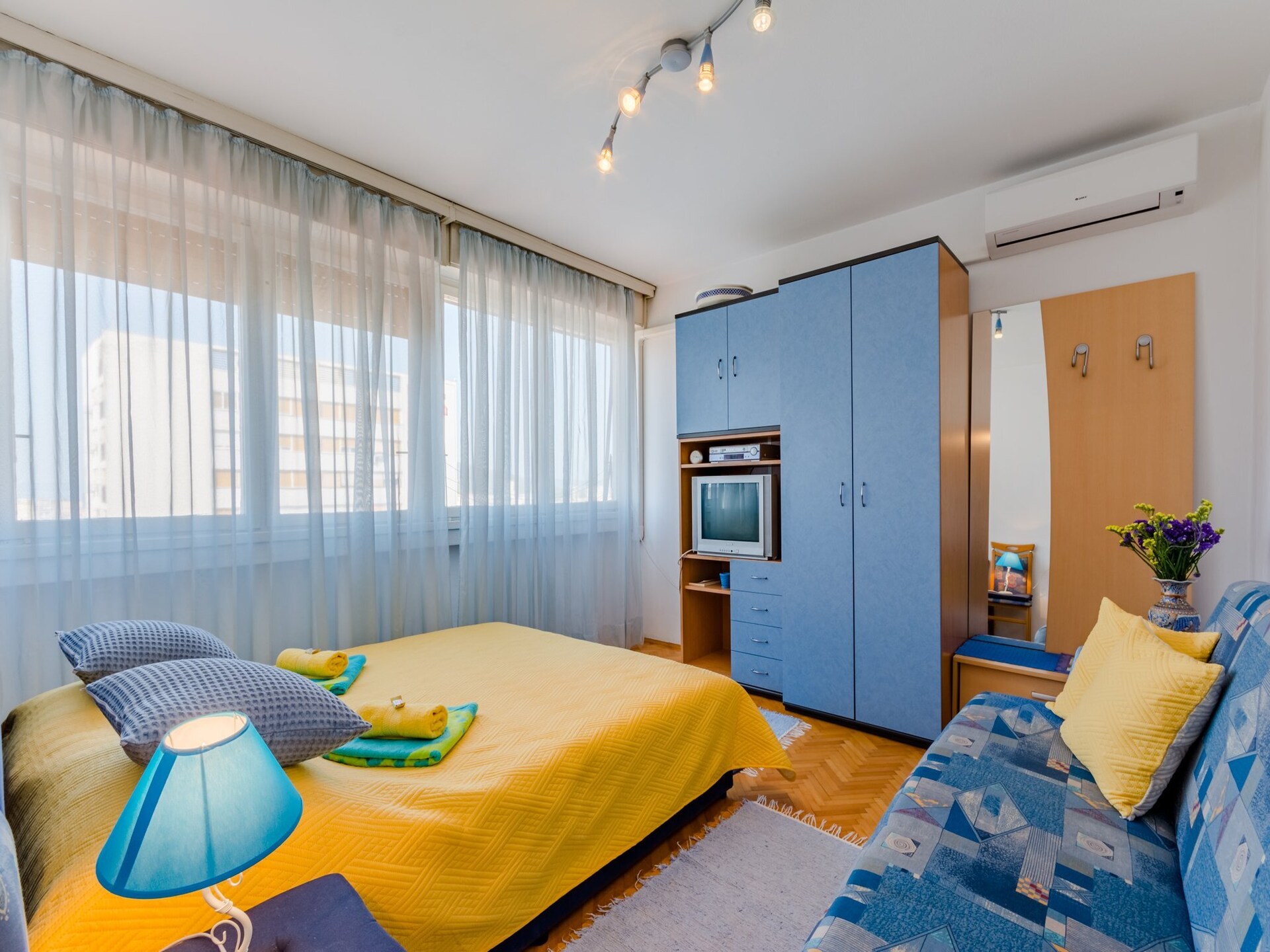 Licht studio-appartement met zeezicht in Split - foto 1