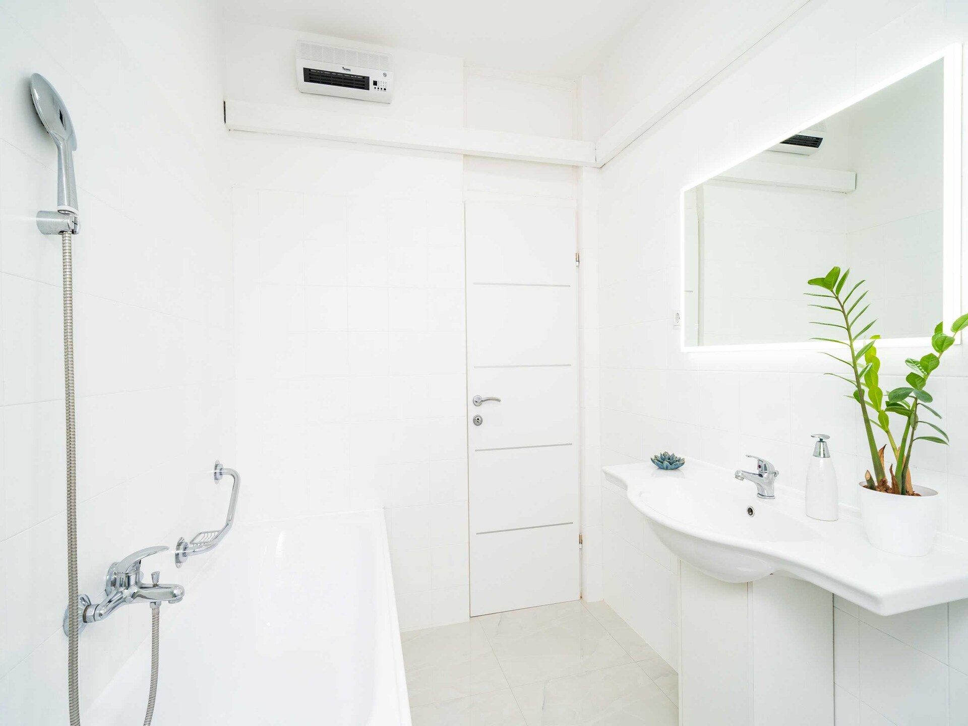 Comfortabel 5-persoons appartement met hot tub en zeezicht in Mlini - foto 16