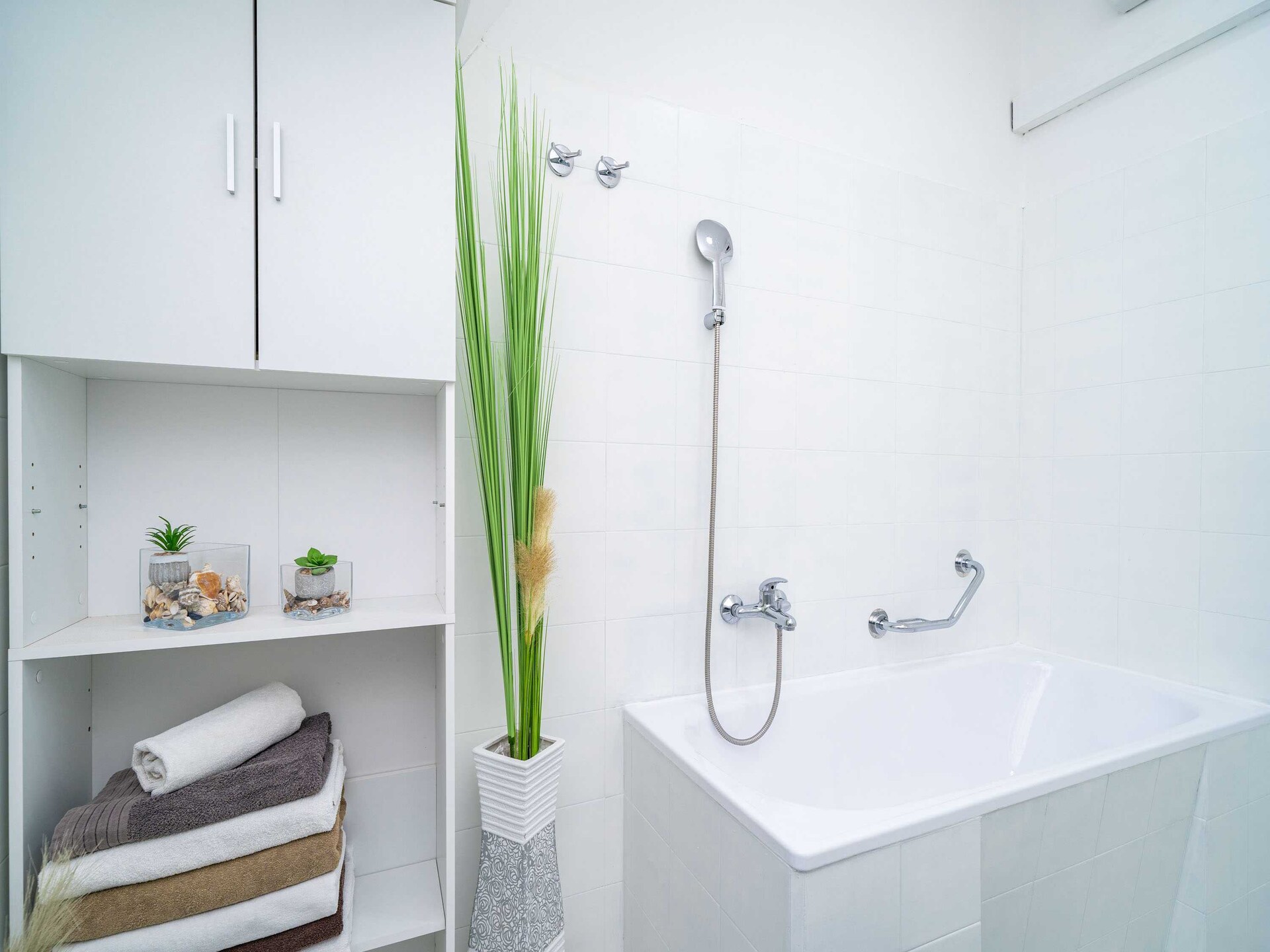 Comfortabel 5-persoons appartement met hot tub en zeezicht in Mlini - foto 15