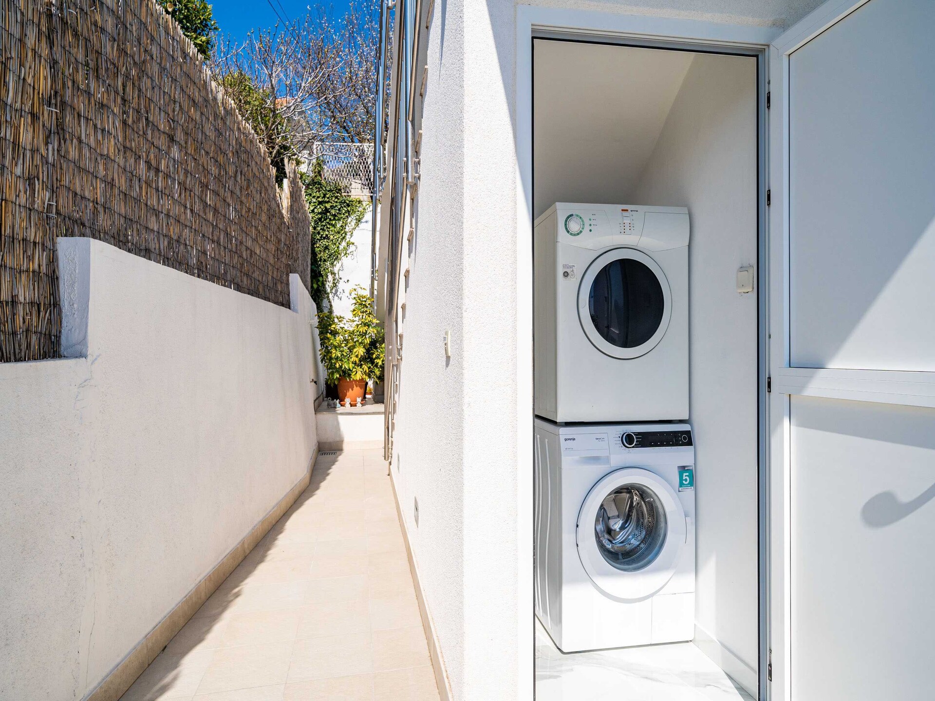 Comfortabel 5-persoons appartement met hot tub en zeezicht in Mlini - foto 17