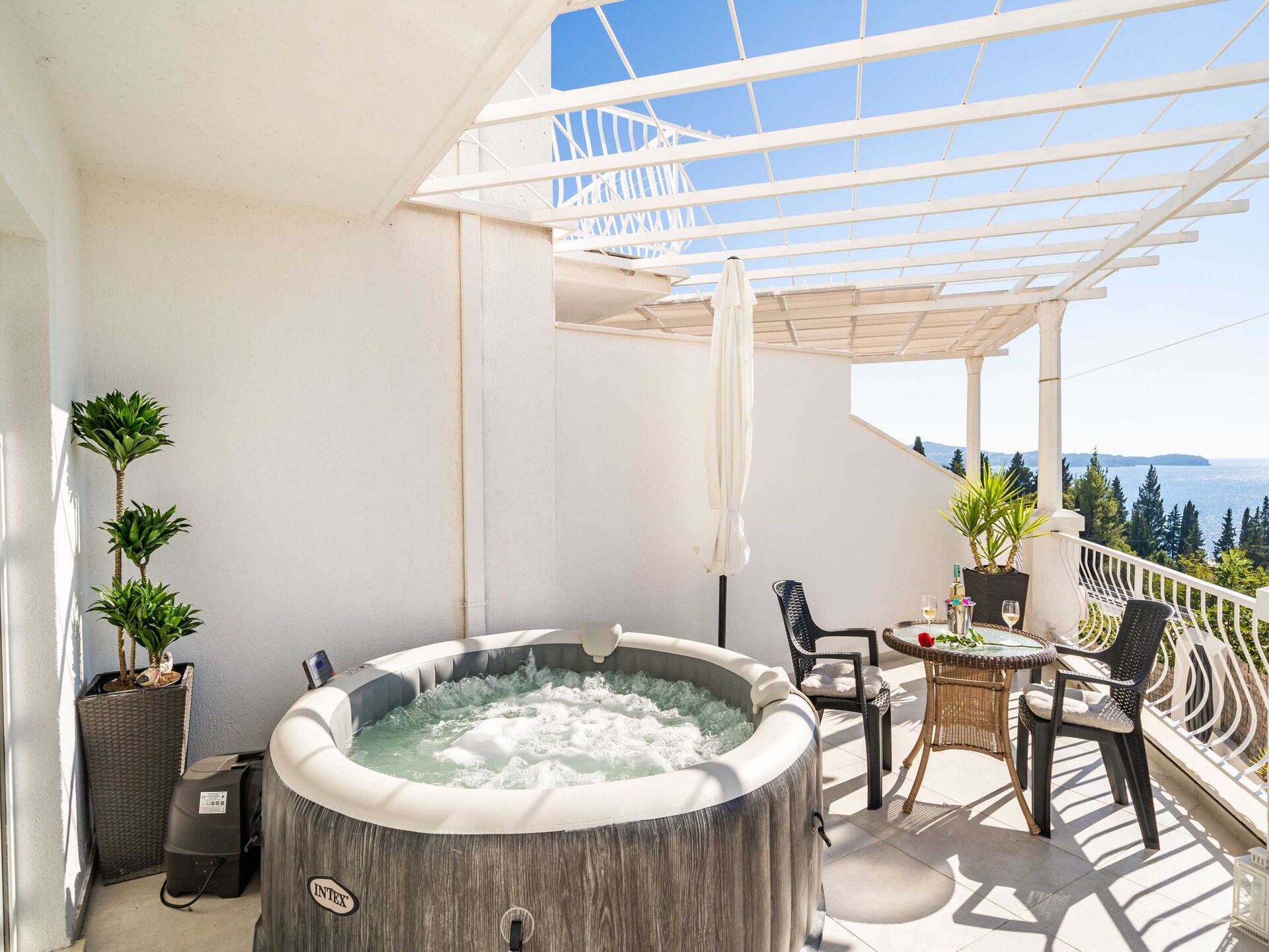 Comfortabel 5-persoons appartement met hot tub en zeezicht in Mlini - foto 23