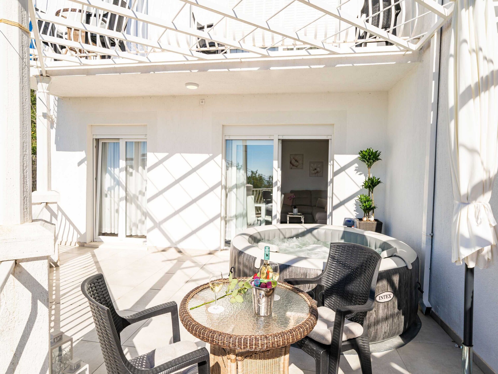Comfortabel 5-persoons appartement met hot tub en zeezicht in Mlini - foto 30