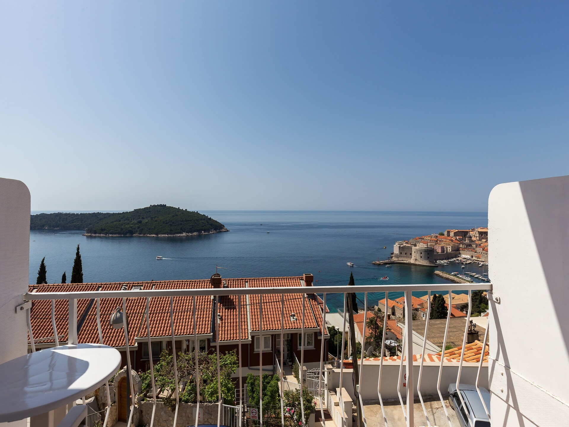 Dubrovnik kamer met balkon en uitzicht op zee, vlakbij strand - foto 1