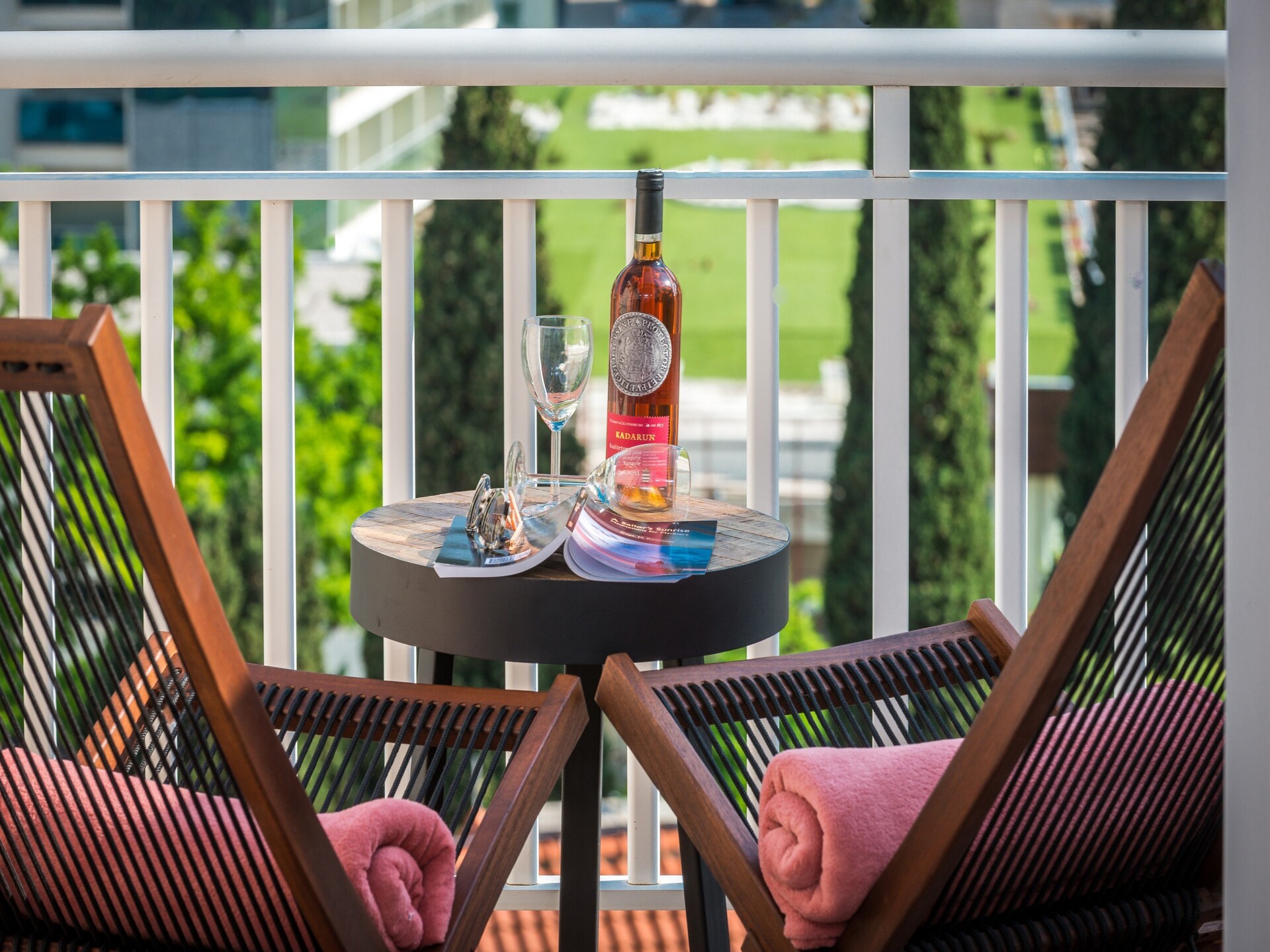 Modern appartement met deels zeezicht en terras op loopafstand van strand - foto 28