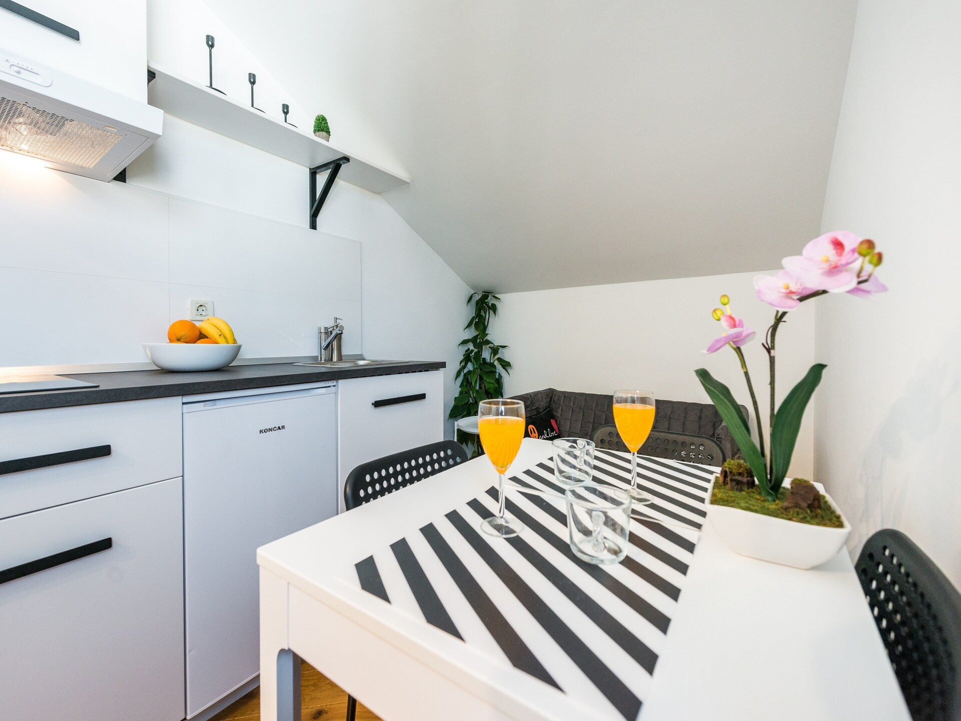 Modern appartement met deels zeezicht en terras op loopafstand van strand - foto 3