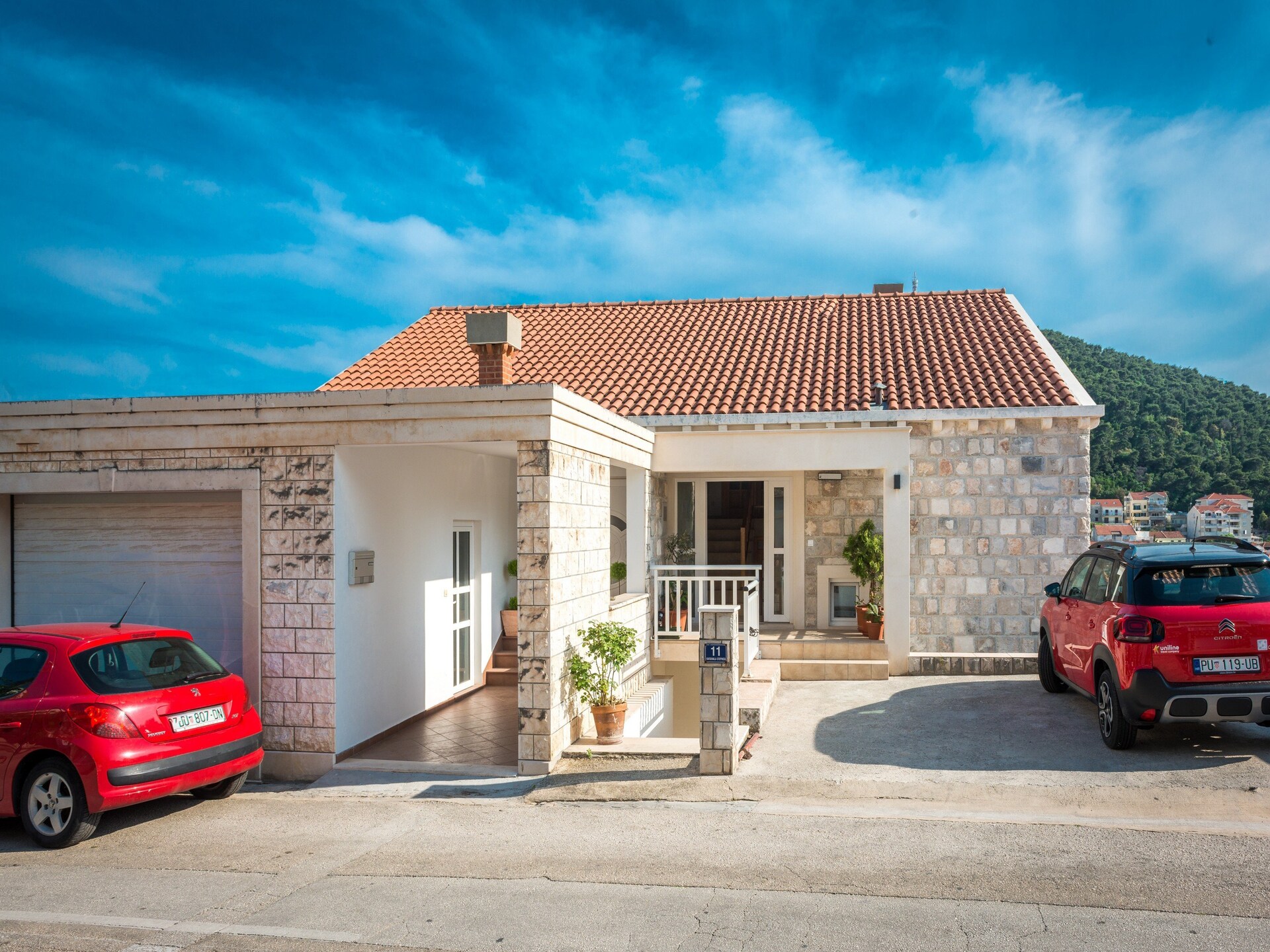 Modern appartement met deels zeezicht en terras op loopafstand van strand - foto 24