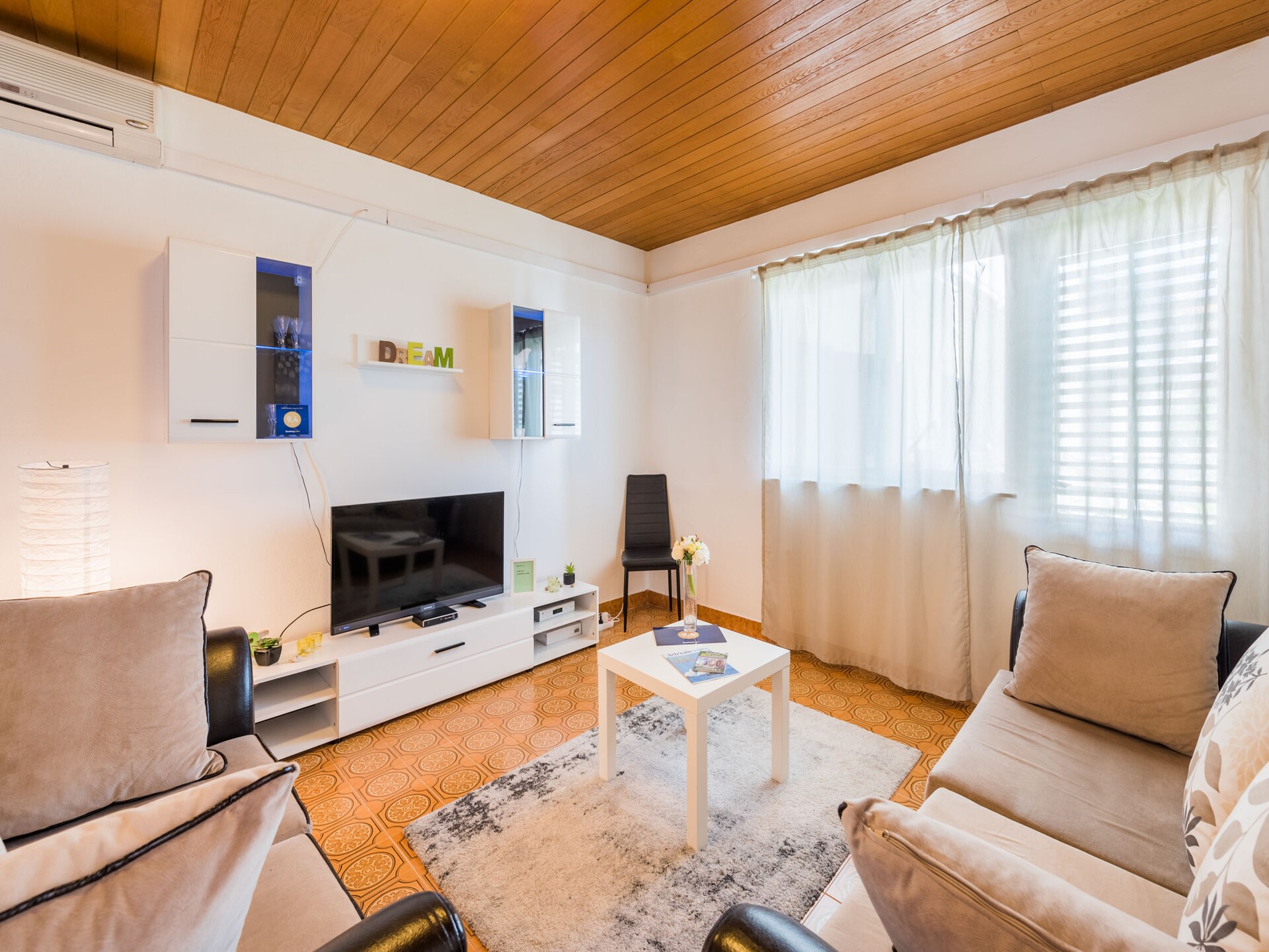 Ruim appartement met balkon op 15 minuten van het centrum van Split - foto 4
