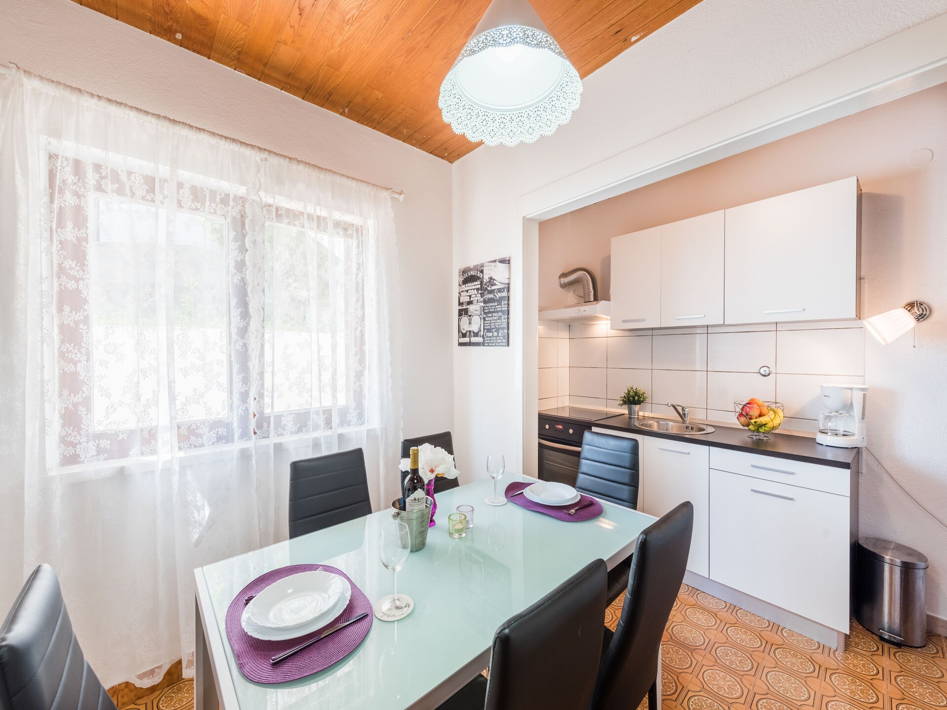Ruim appartement met balkon op 15 minuten van het centrum van Split - foto 9