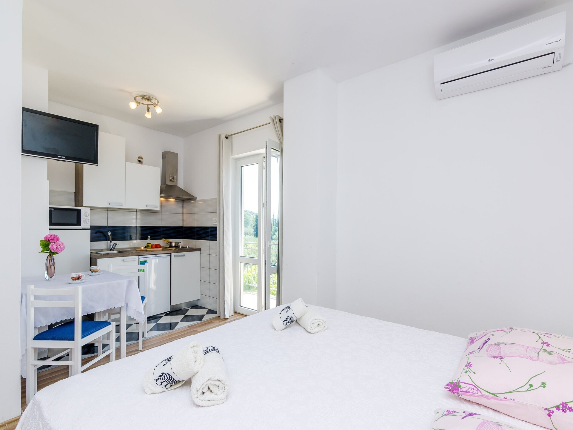 Premium studio met balkon en zeezicht in Slano, op 100 meter van het strand - foto 16