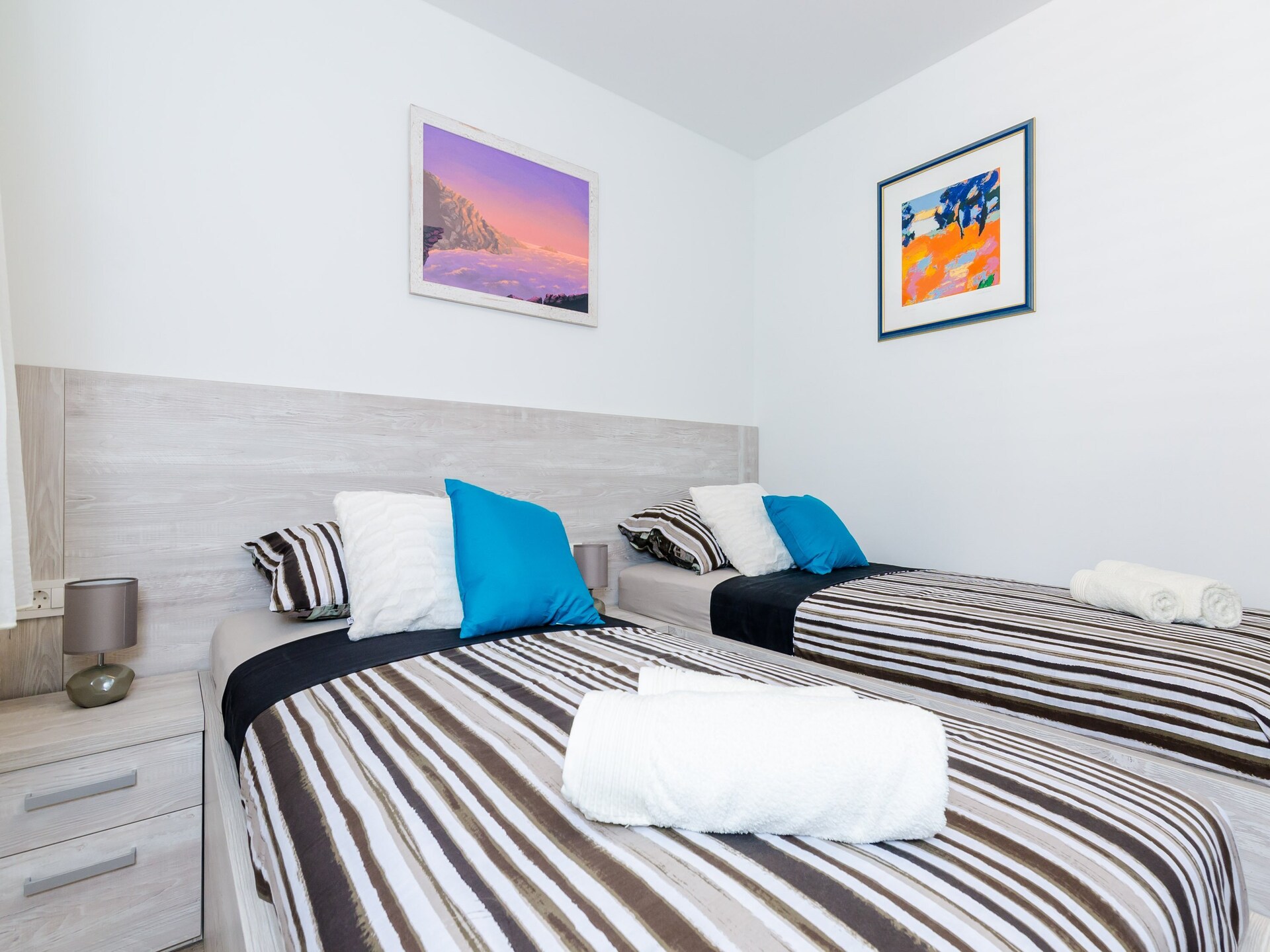 Ruim appartement met balkon en adembenemend zeezicht in Ploče, vlakbij de oude stad - foto 14