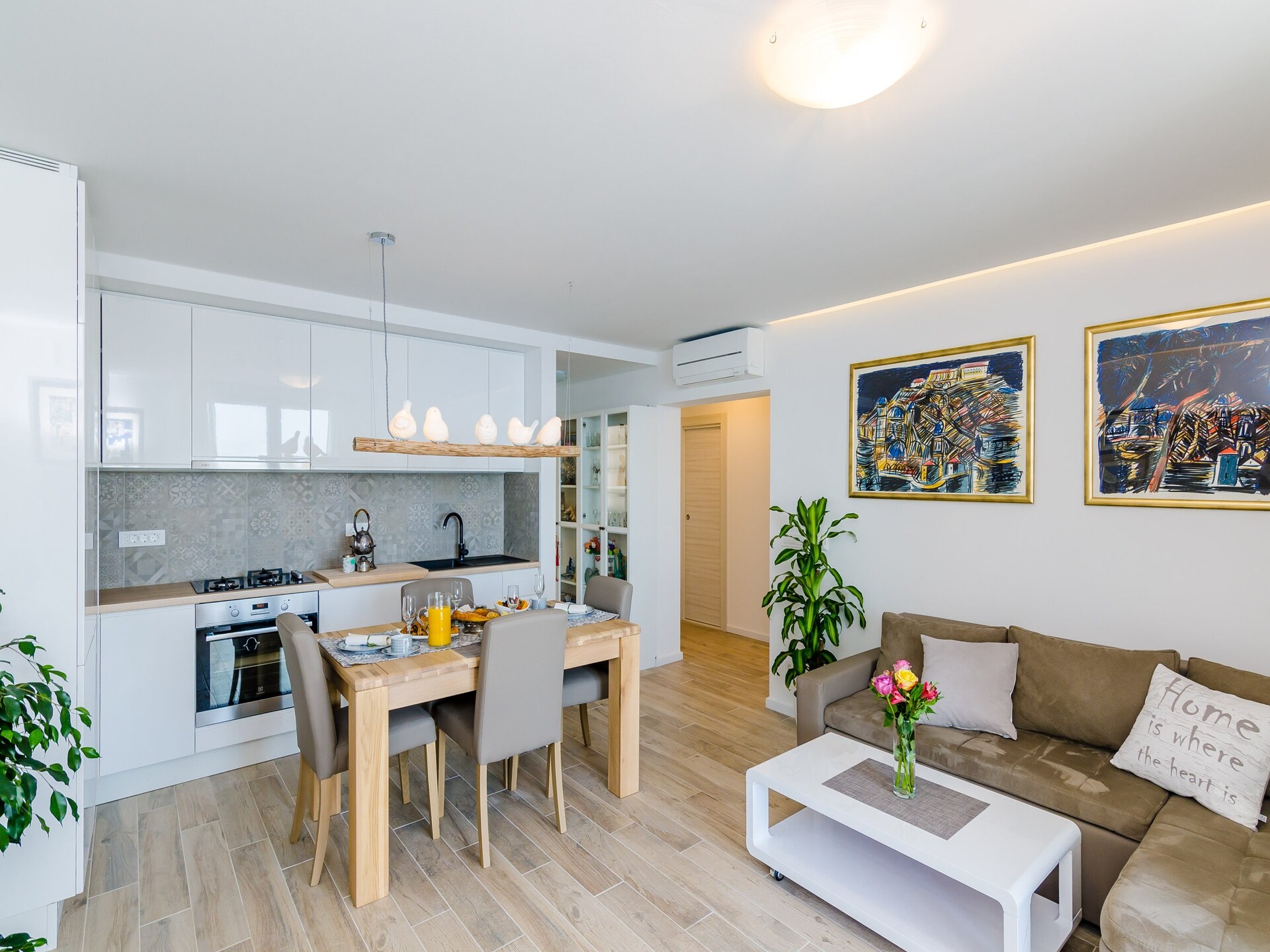 Ruim appartement met balkon en adembenemend zeezicht in Ploče, vlakbij de oude stad - foto 5