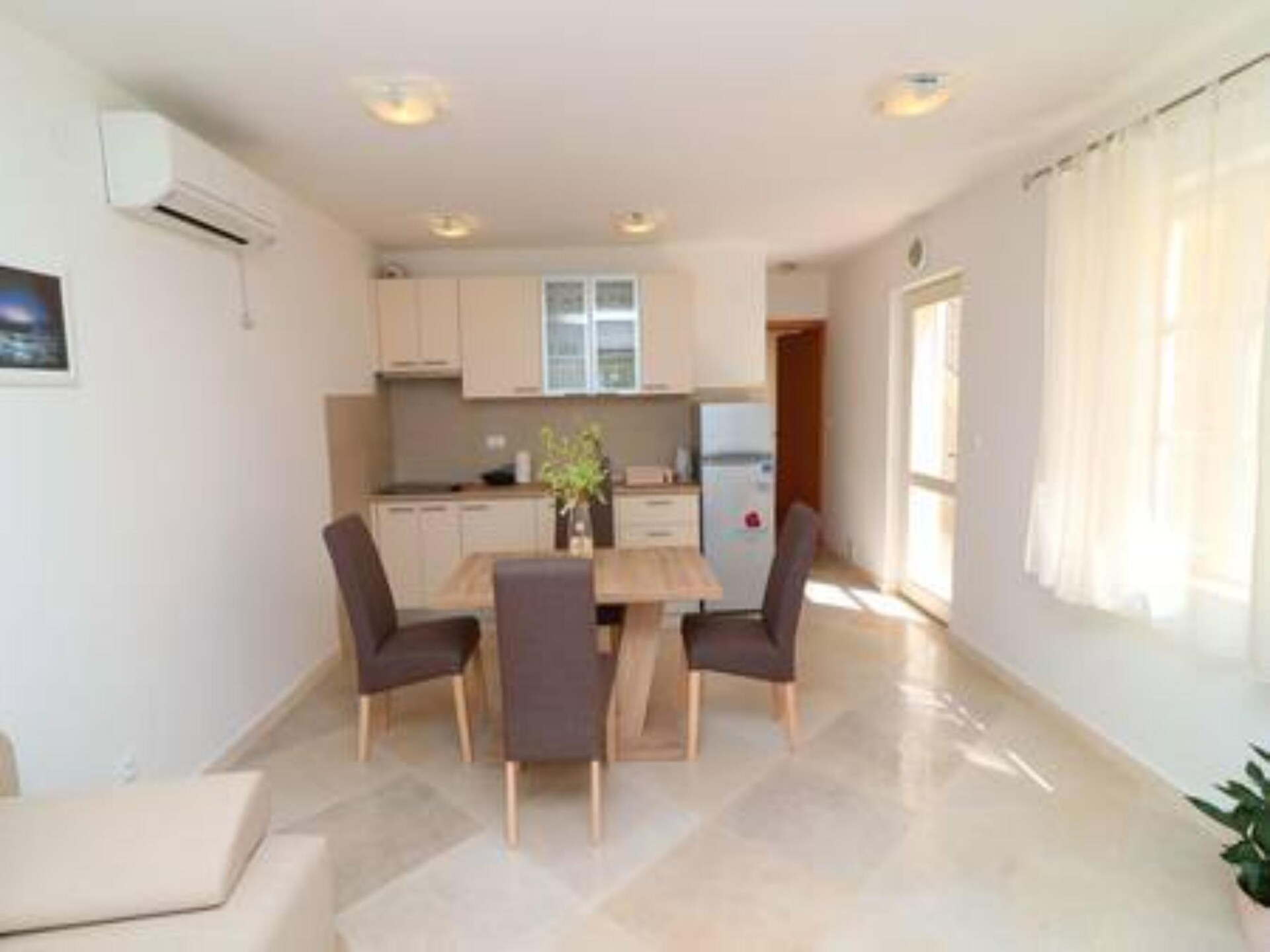 Appartement met zeezicht en terras in rustige Trstenik - foto 11