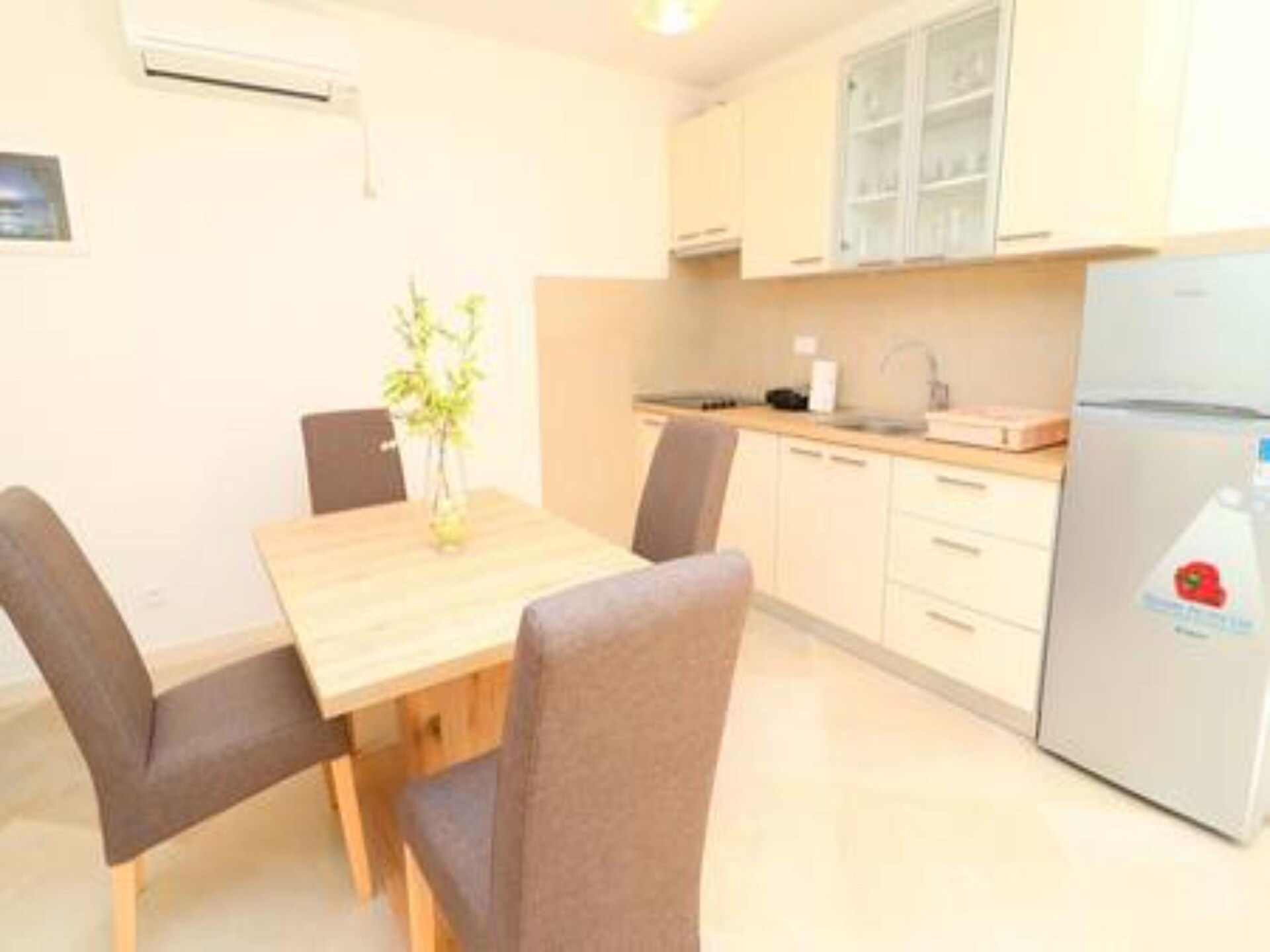 Appartement met zeezicht en terras in rustige Trstenik - foto 14