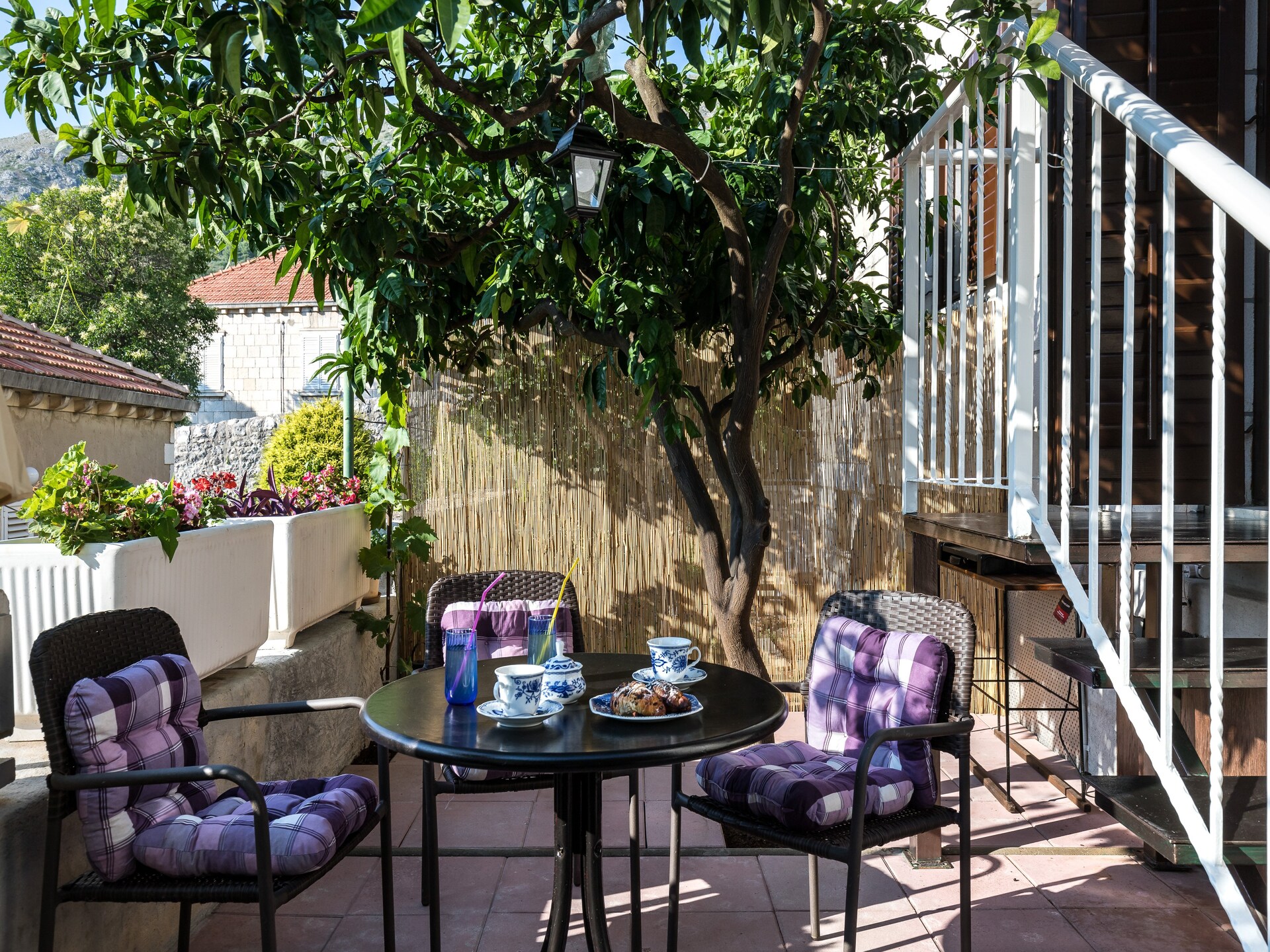 Studio met terras en tuinzicht op 800m van de oude stad Dubrovnik - foto 19