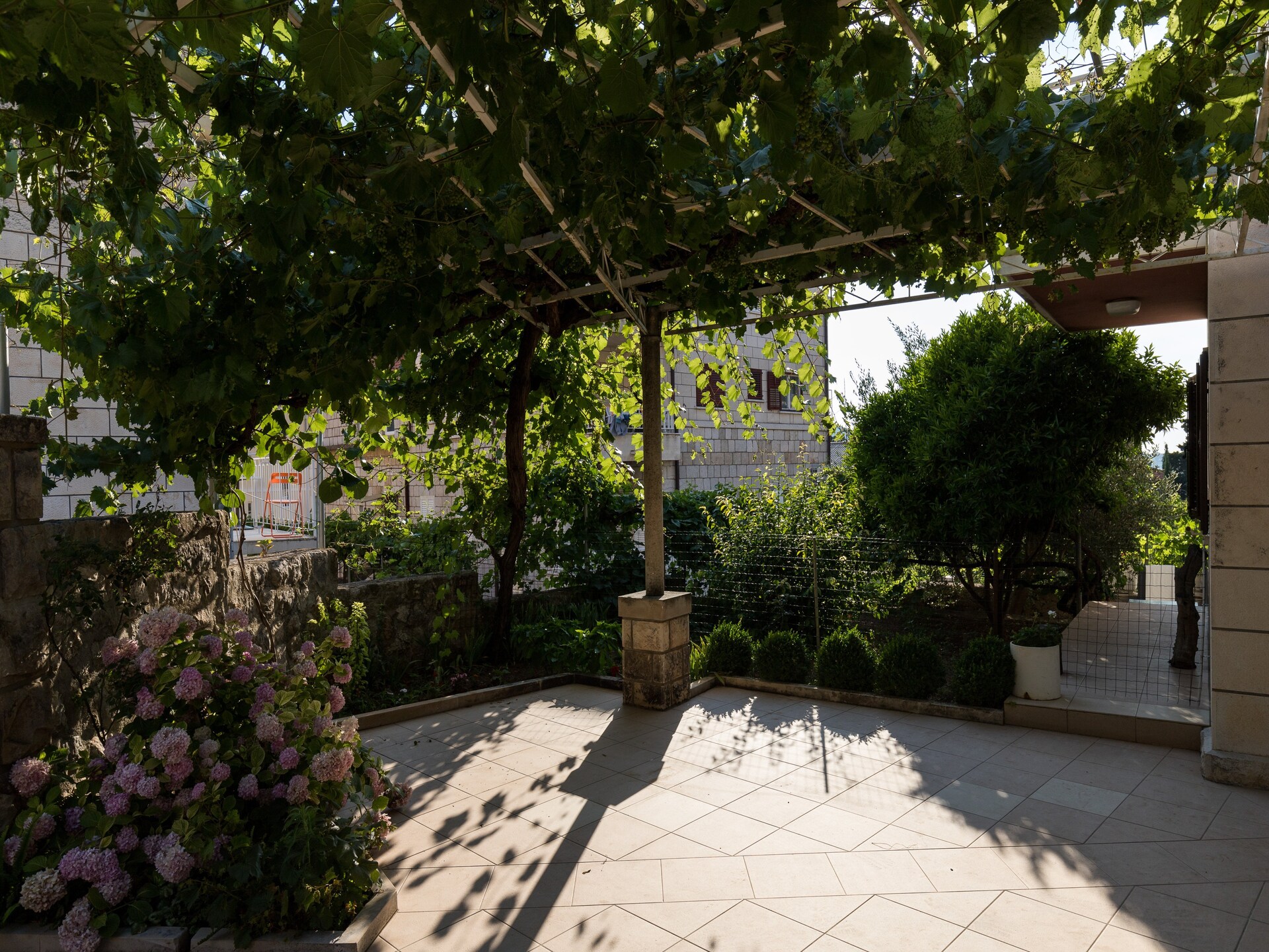 Studio met terras en tuinzicht op 800m van de oude stad Dubrovnik - foto 18