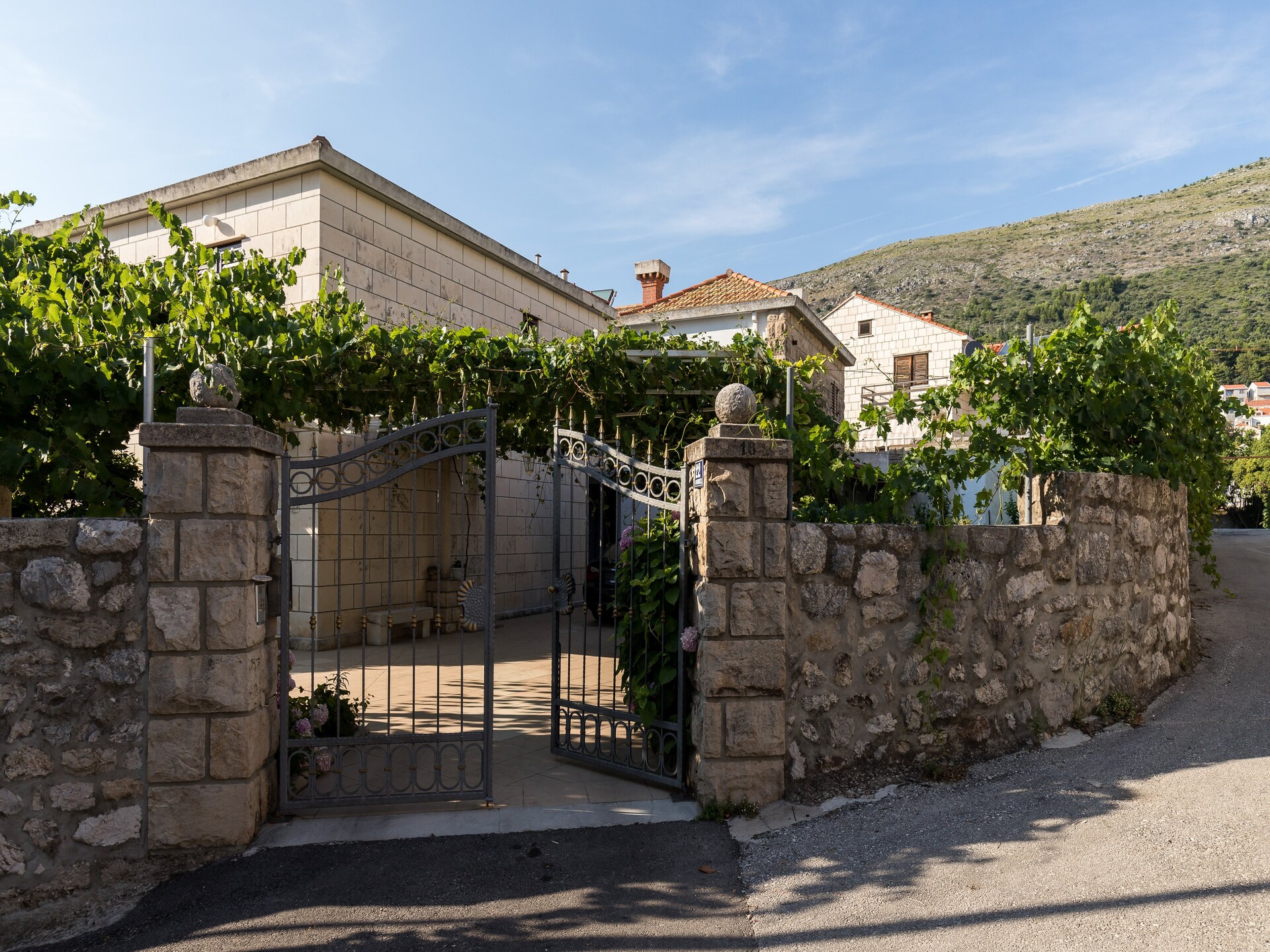 Studio met terras en tuinzicht op 800m van de oude stad Dubrovnik - foto 13