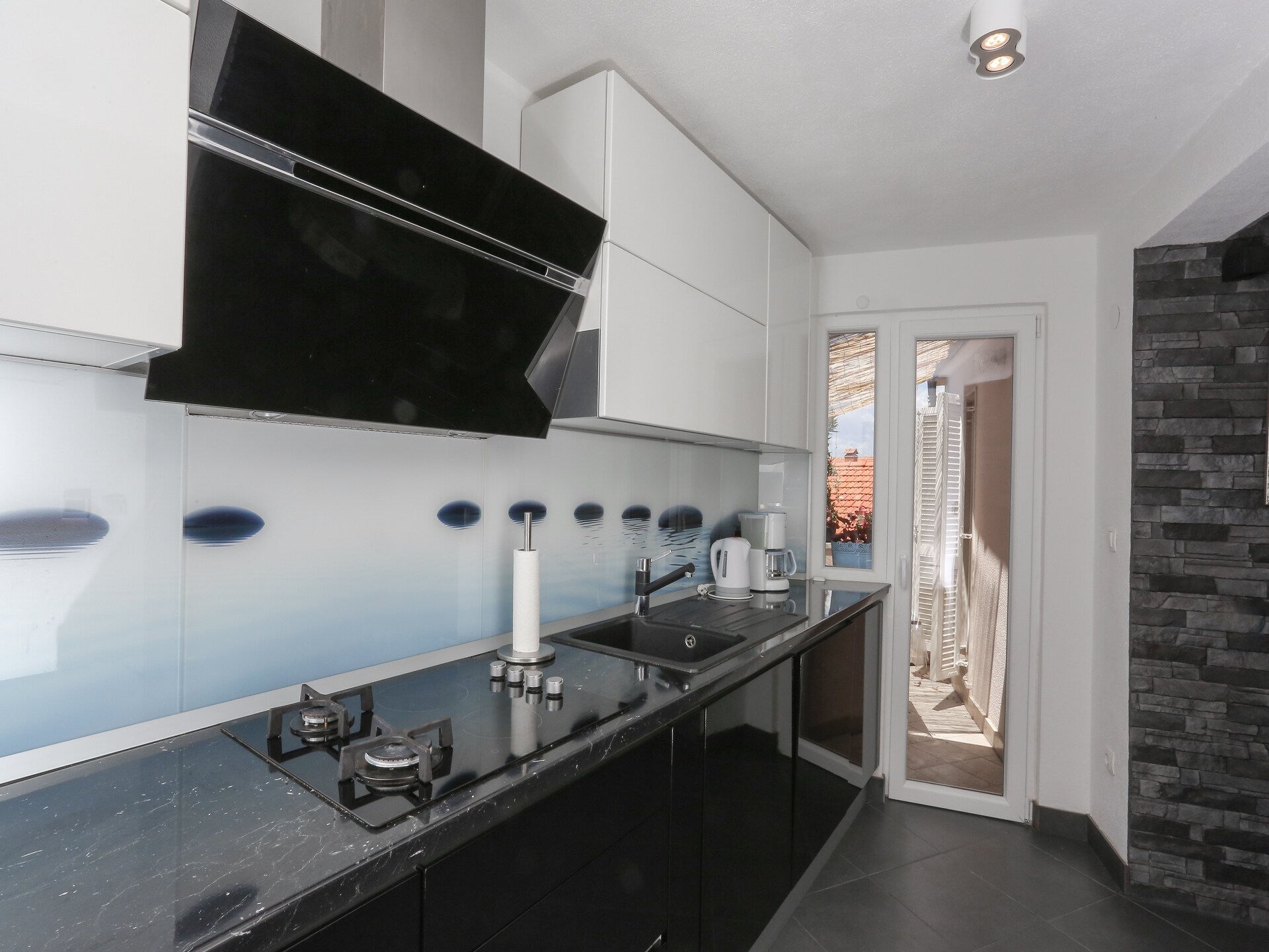 Knus appartement op 50 meter van zee in Supetar, eiland Brač - foto 13