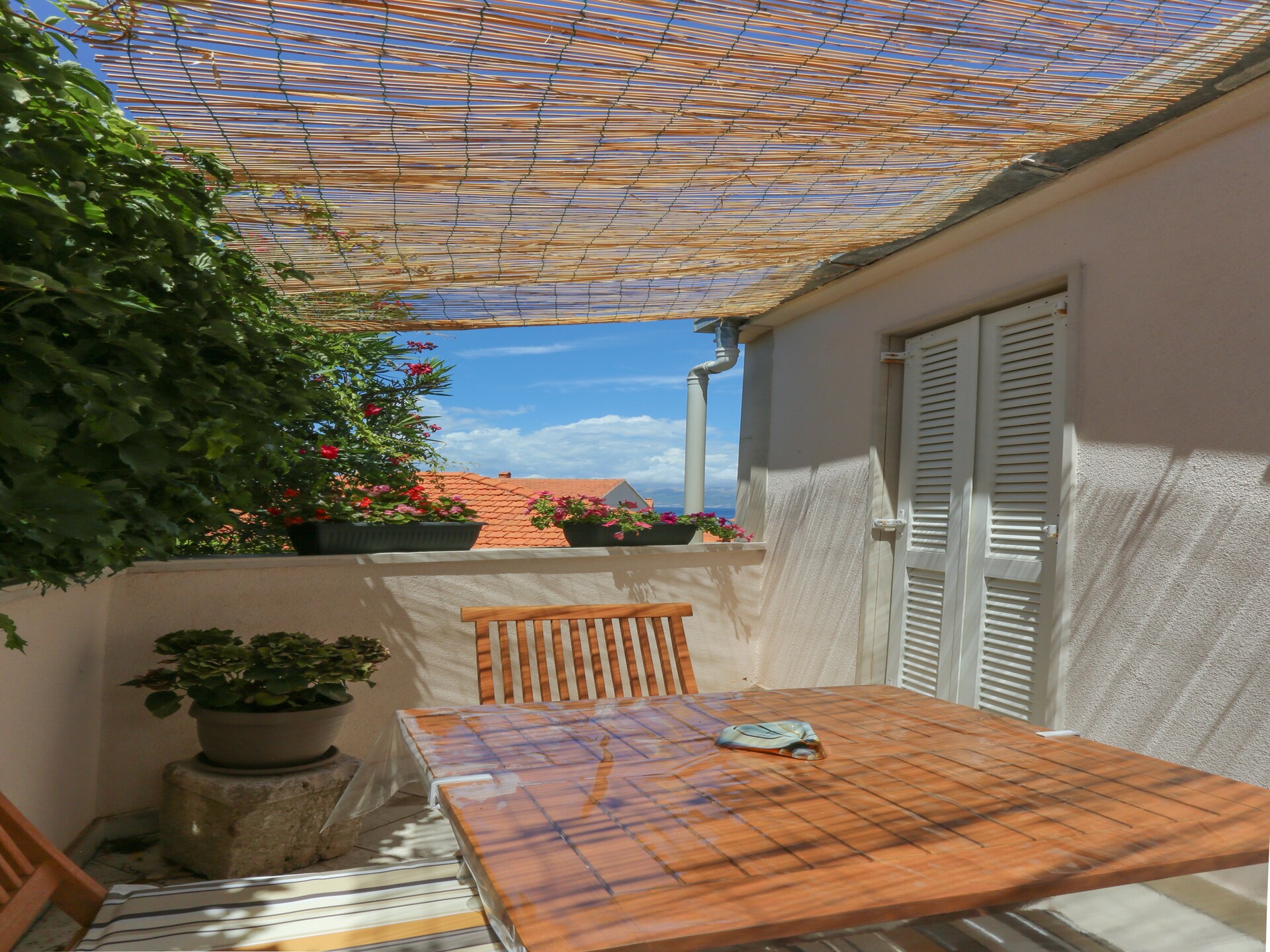 Knus appartement op 50 meter van zee in Supetar, eiland Brač - foto 1