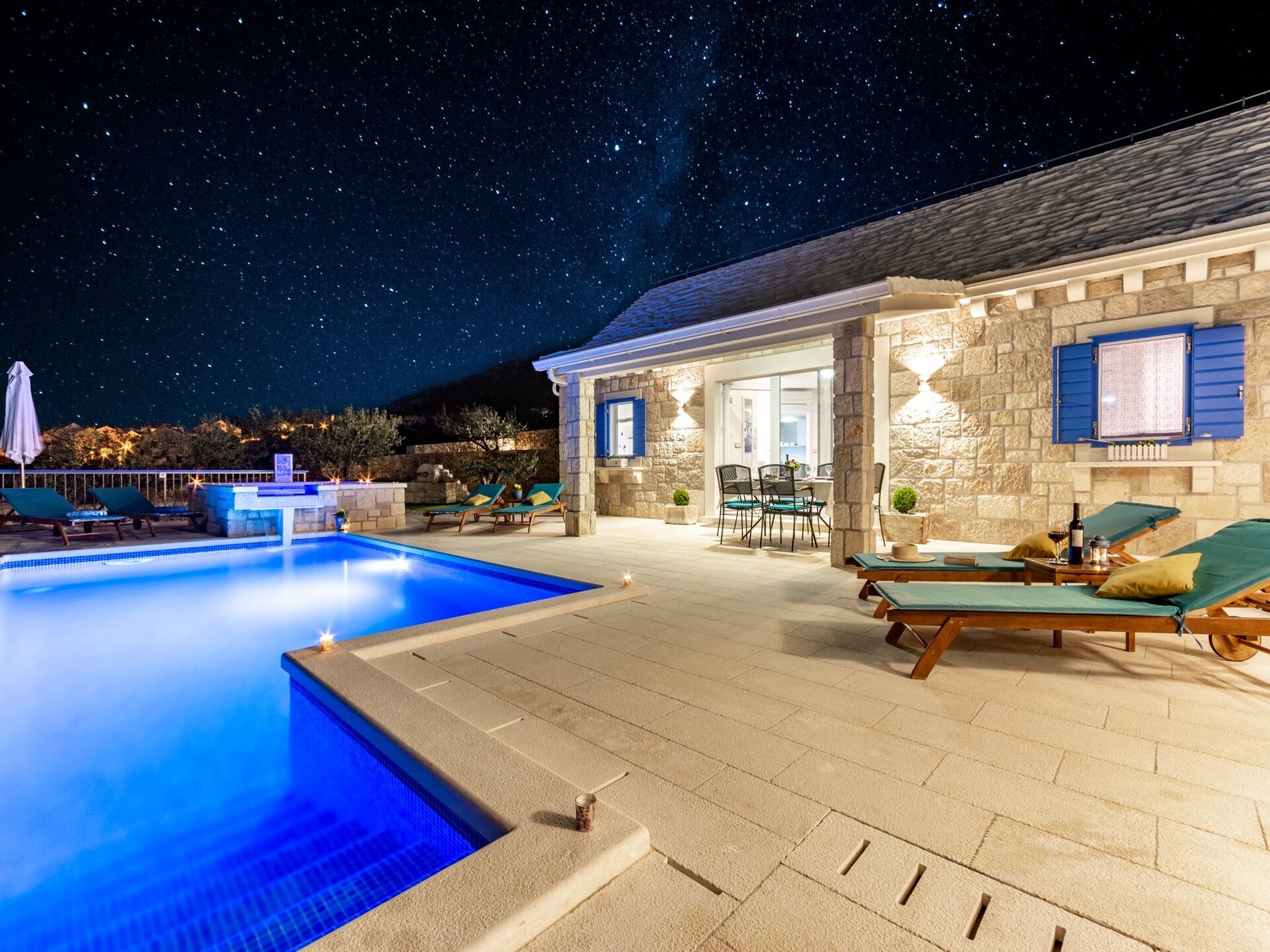 Villa Blue Sky in Bol: Ruimte, privacy en twee verwarmde zwembaden aan zee - foto 32