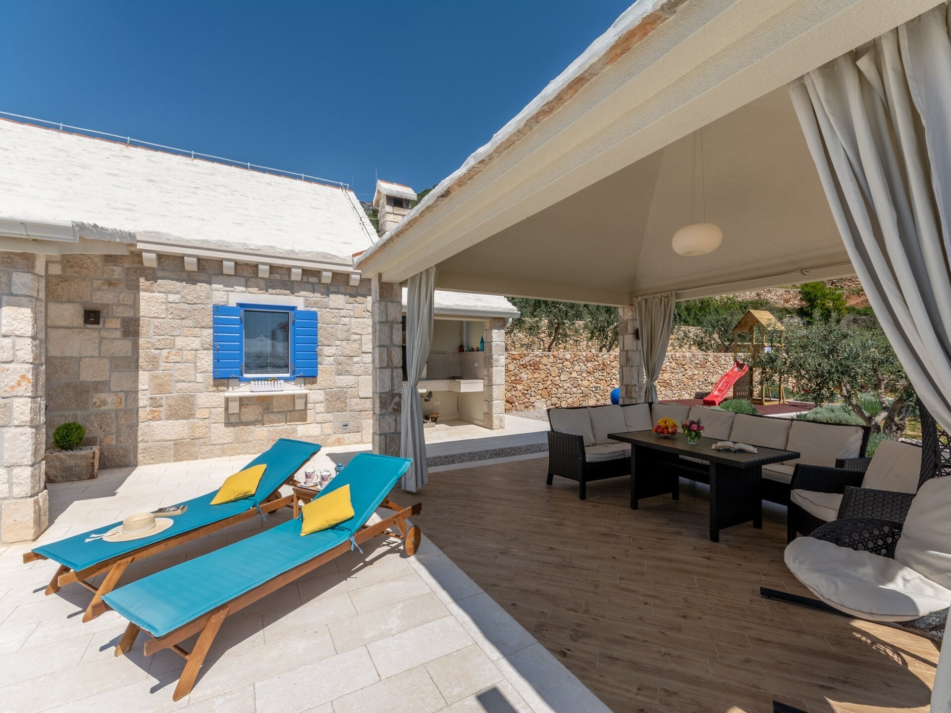 Villa Blue Sky in Bol: Ruimte, privacy en twee verwarmde zwembaden aan zee - foto 37