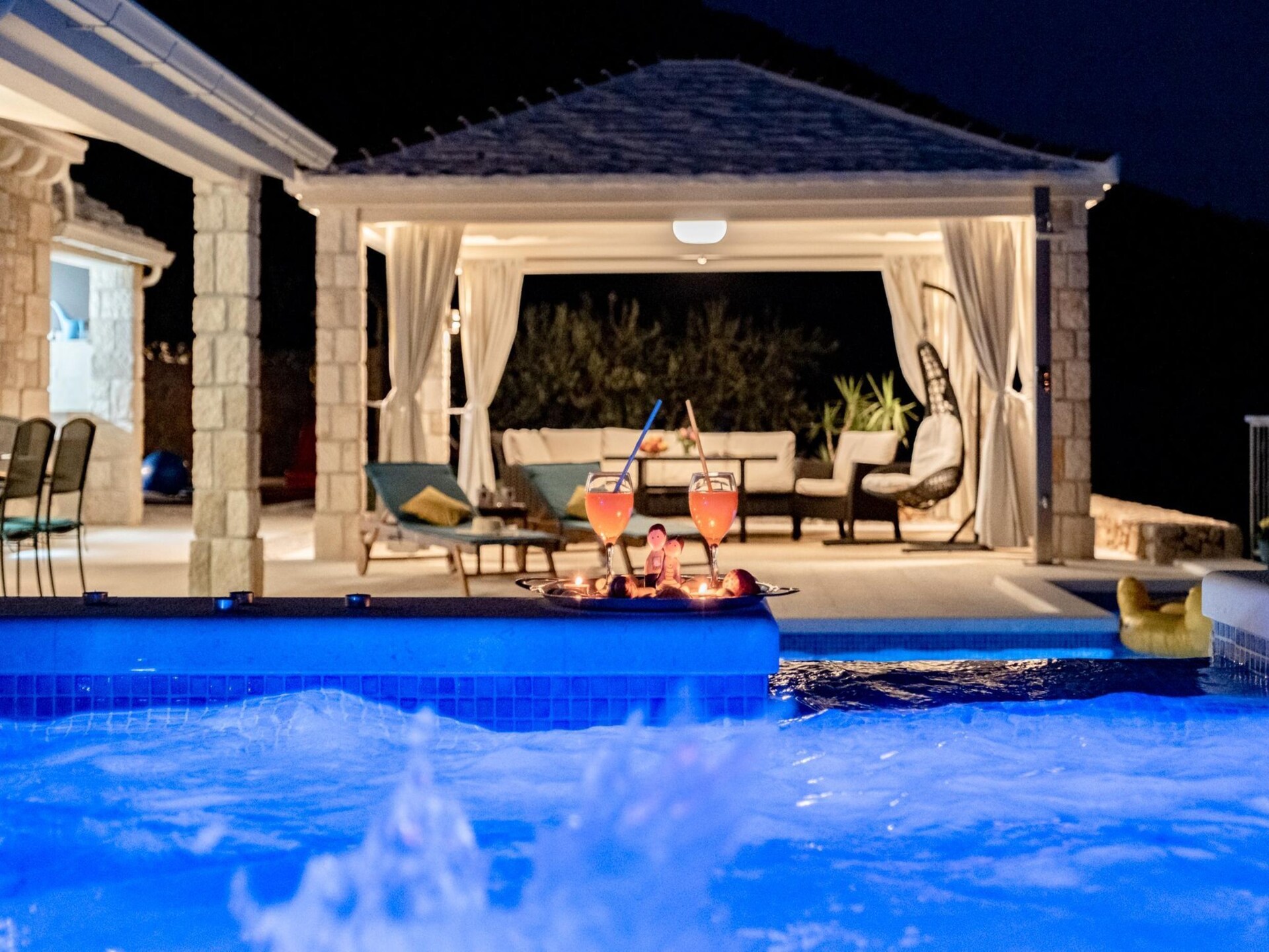 Villa Blue Sky in Bol: Ruimte, privacy en twee verwarmde zwembaden aan zee - foto 9