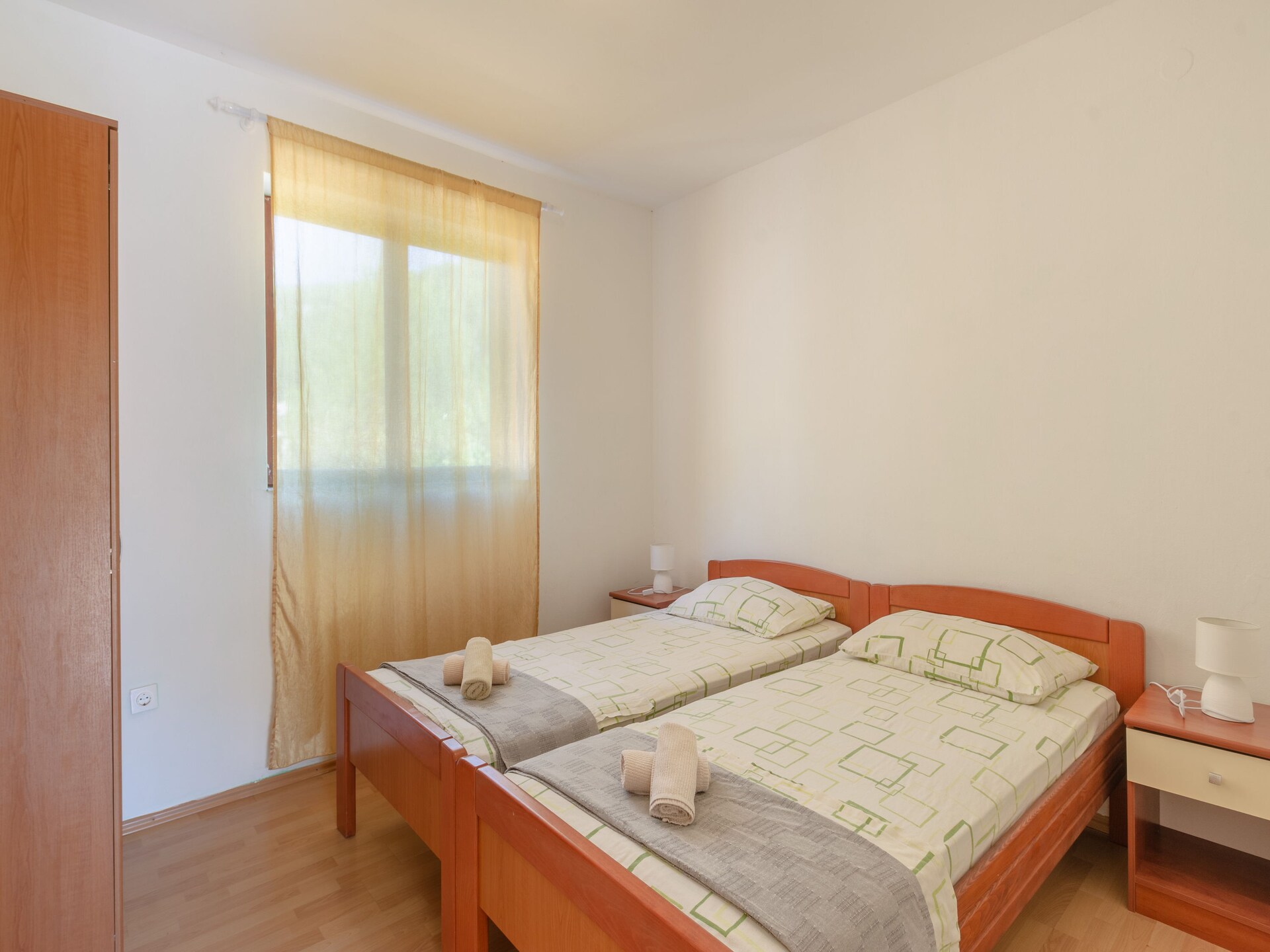 Ruim appartement met terras nabij de kust in Blato - foto 4
