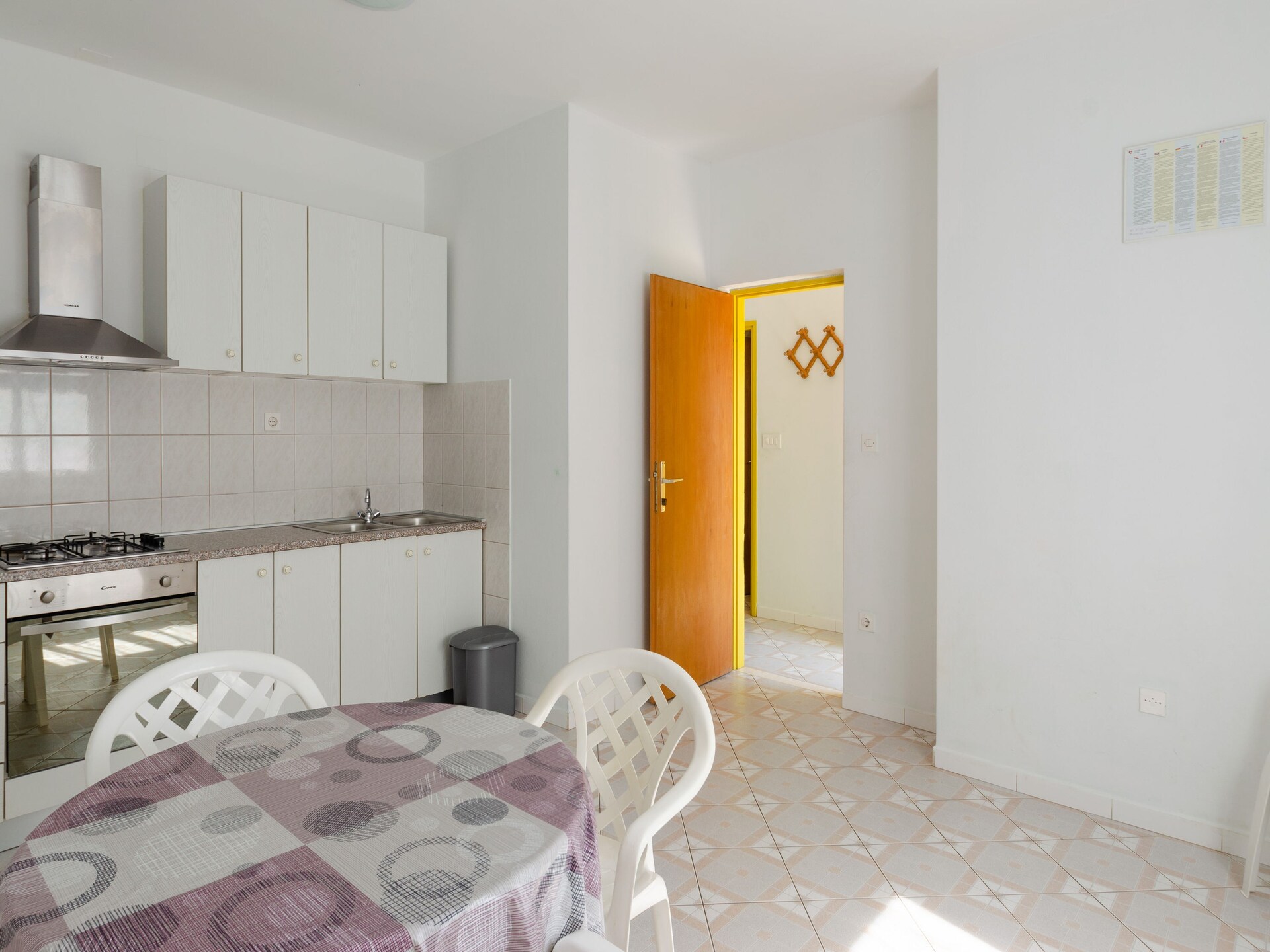 Ruim appartement met terras nabij de kust in Blato - foto 2