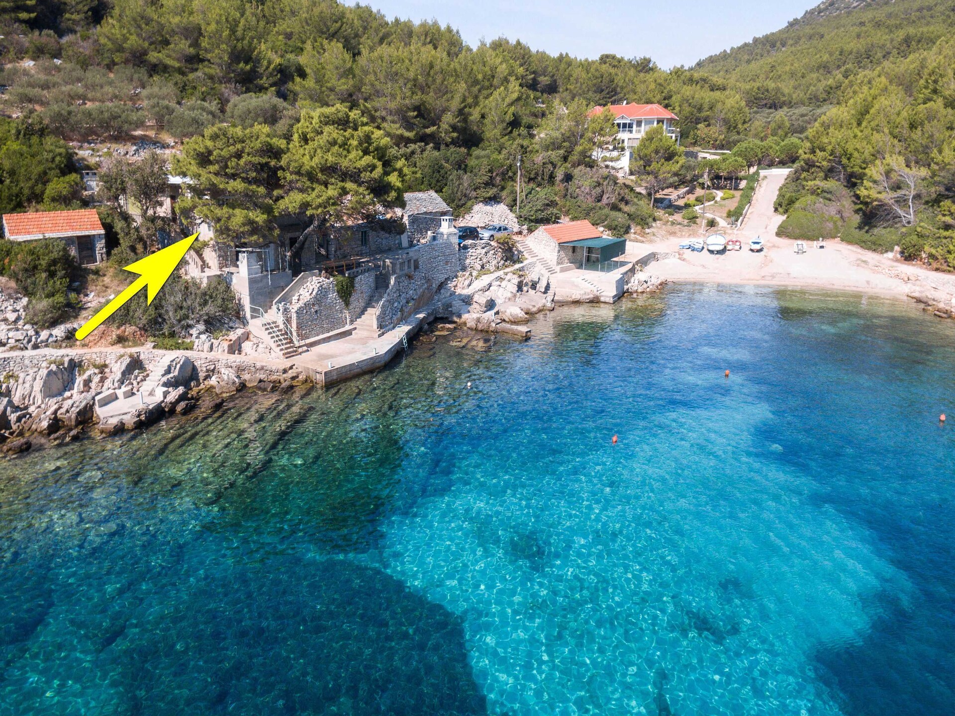 Ruim appartement met terras nabij de kust in Blato - foto 14