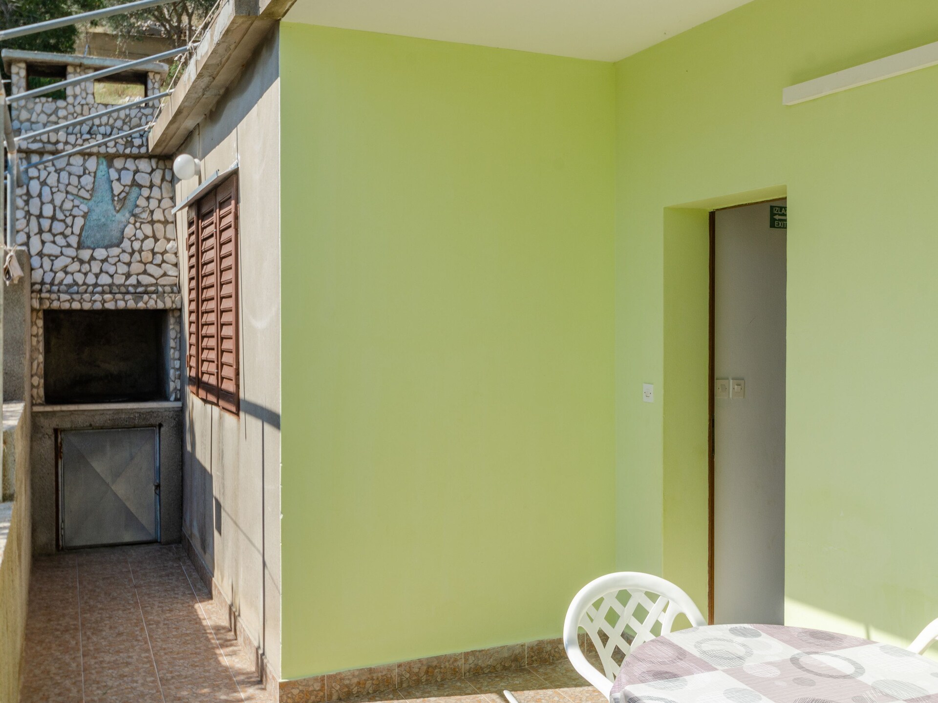 Ruim appartement met terras nabij de kust in Blato - foto 22