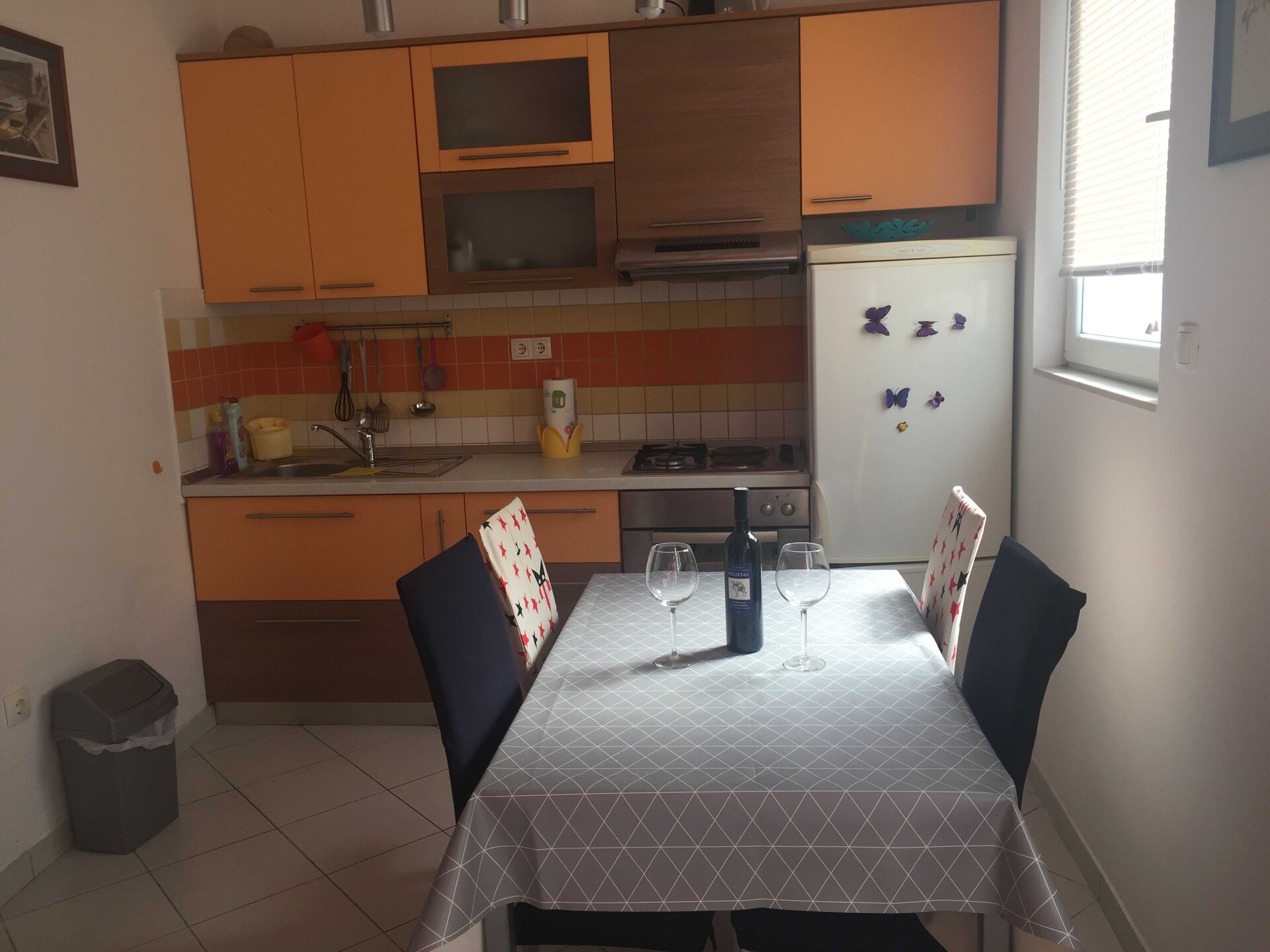 Comfortabel appartement voor 4 bij Split met gedeeld terras en BBQ - foto 5