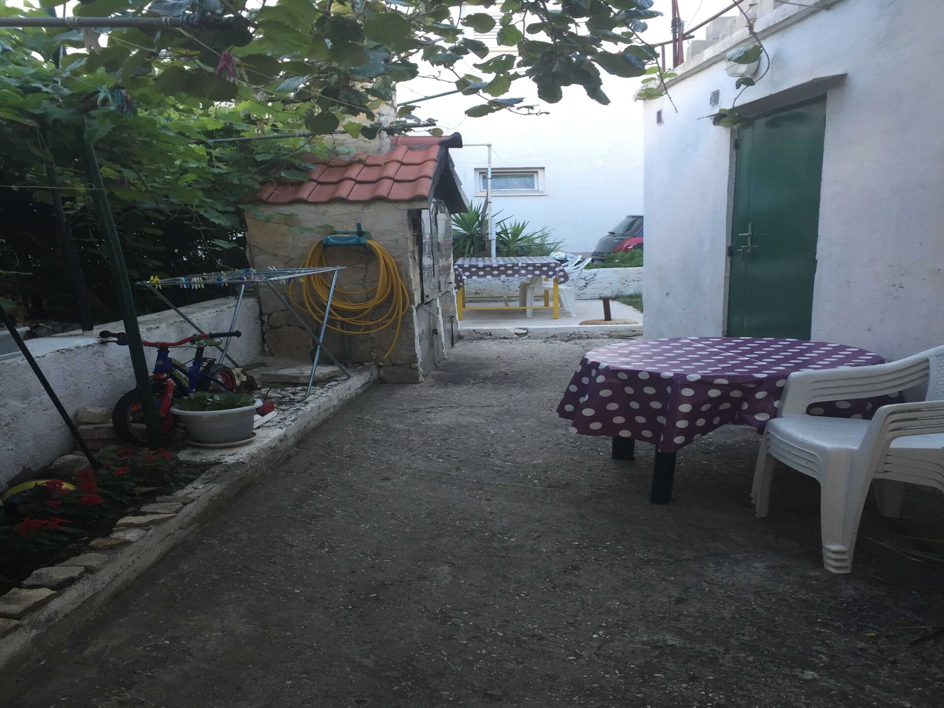 Comfortabel appartement voor 4 bij Split met gedeeld terras en BBQ - foto 16