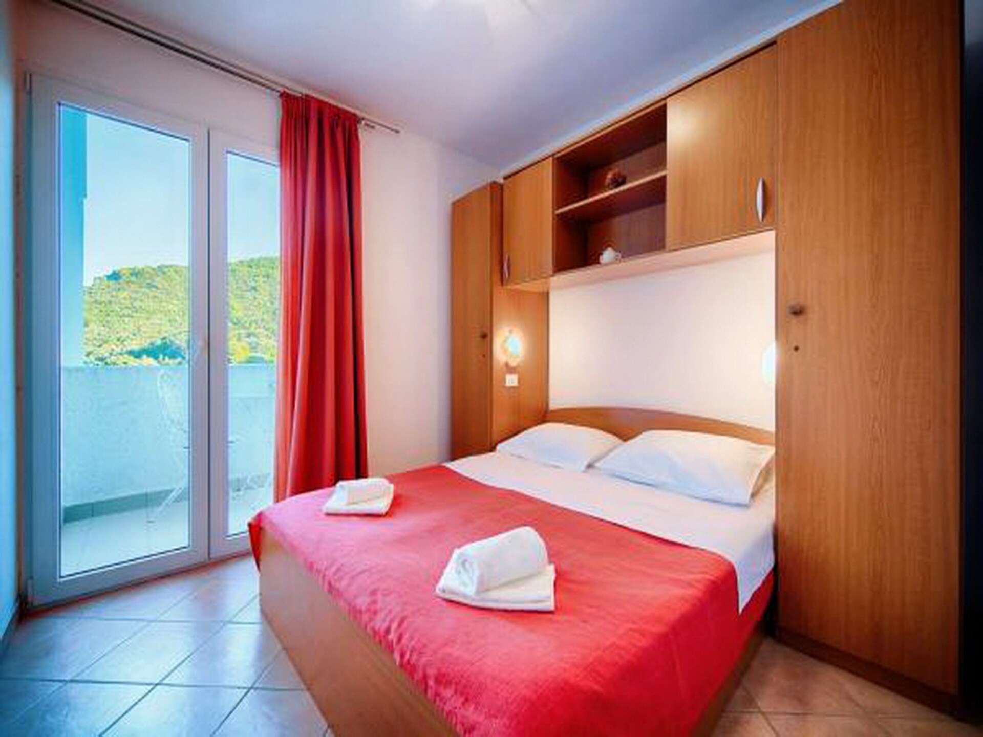 Compact appartement met balkon en zeezicht op 100 meter van het strand van Lastovo - foto 2
