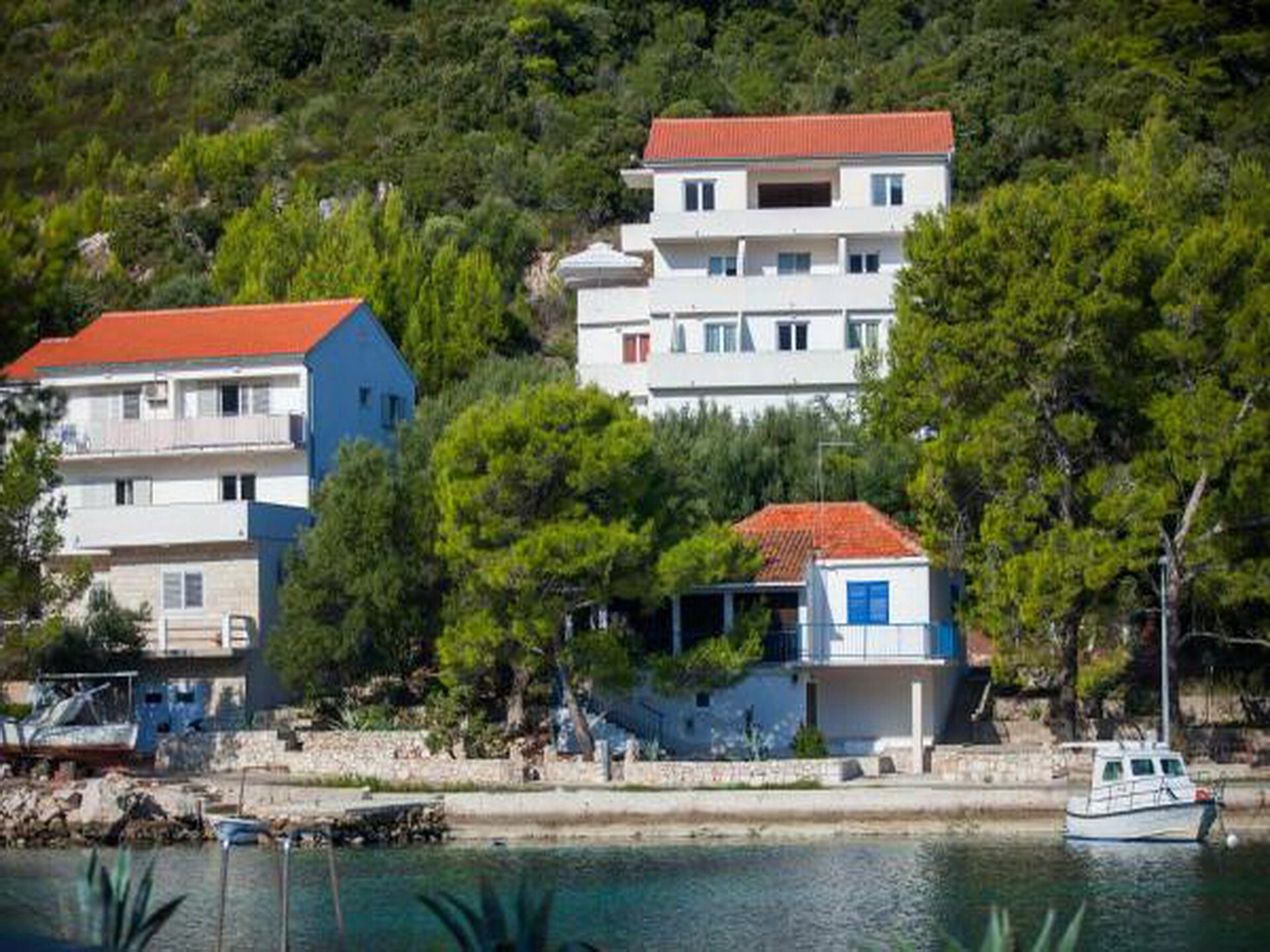 Compact appartement met balkon en zeezicht op 100 meter van het strand van Lastovo - foto 9