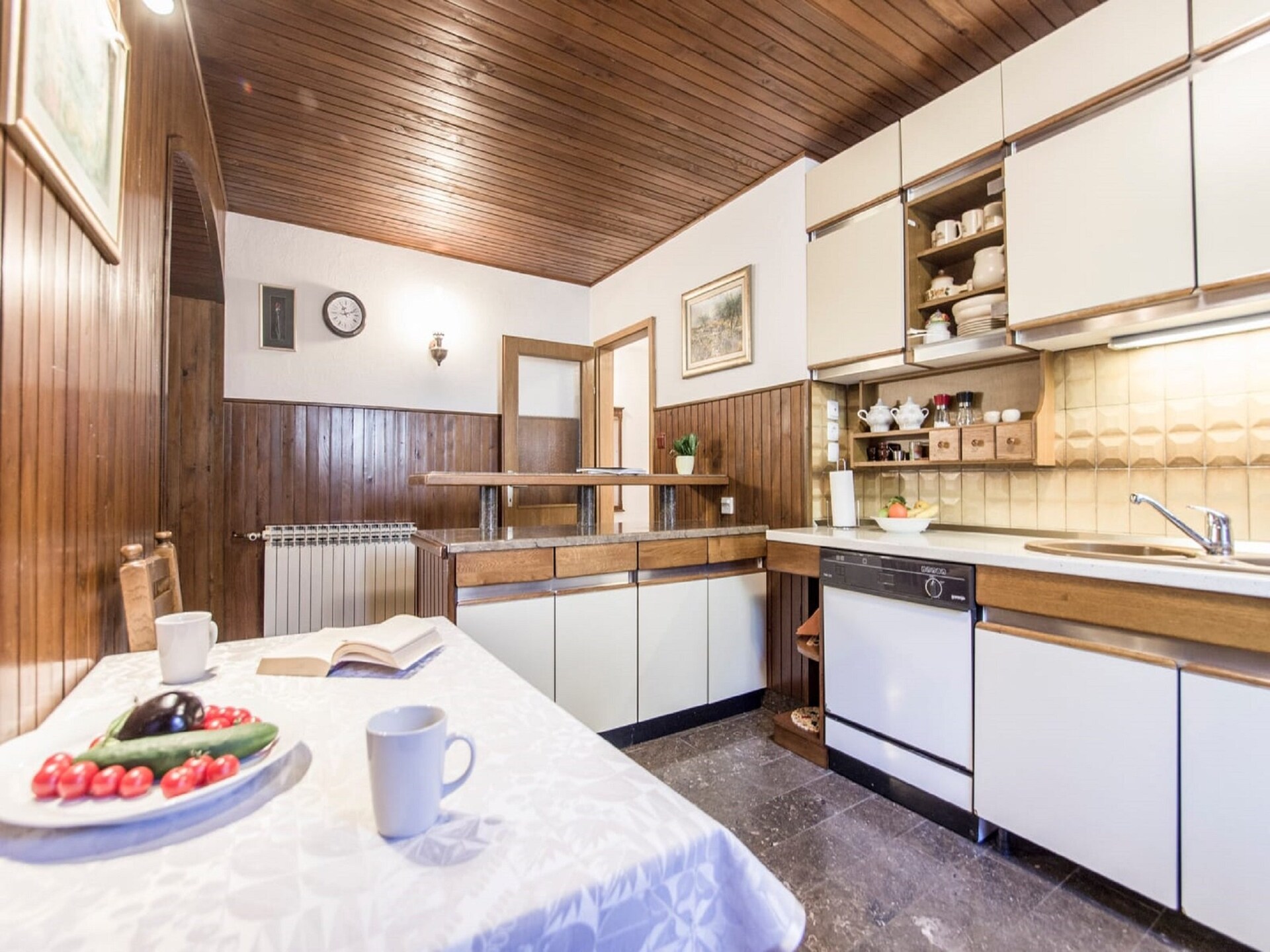Villa Spilla: Ruim vakantiehuis met terras voor 8 op Brac, vlakbij zee - foto 8