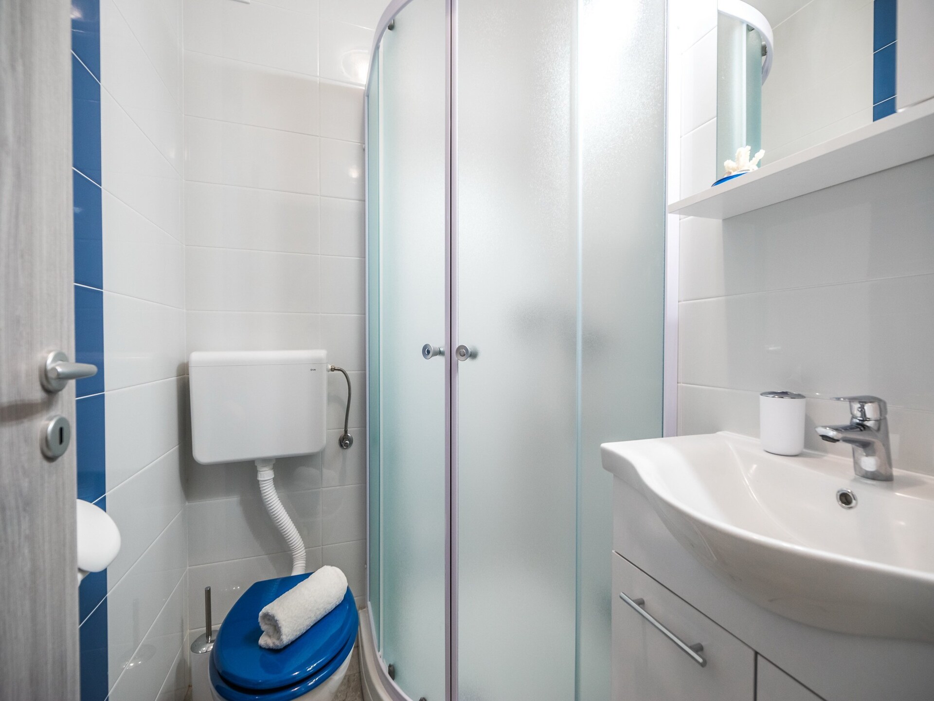 Knusse Twin Room (Blue) met gedeelde keuken, 500m van strand in Vela Luka - foto 4