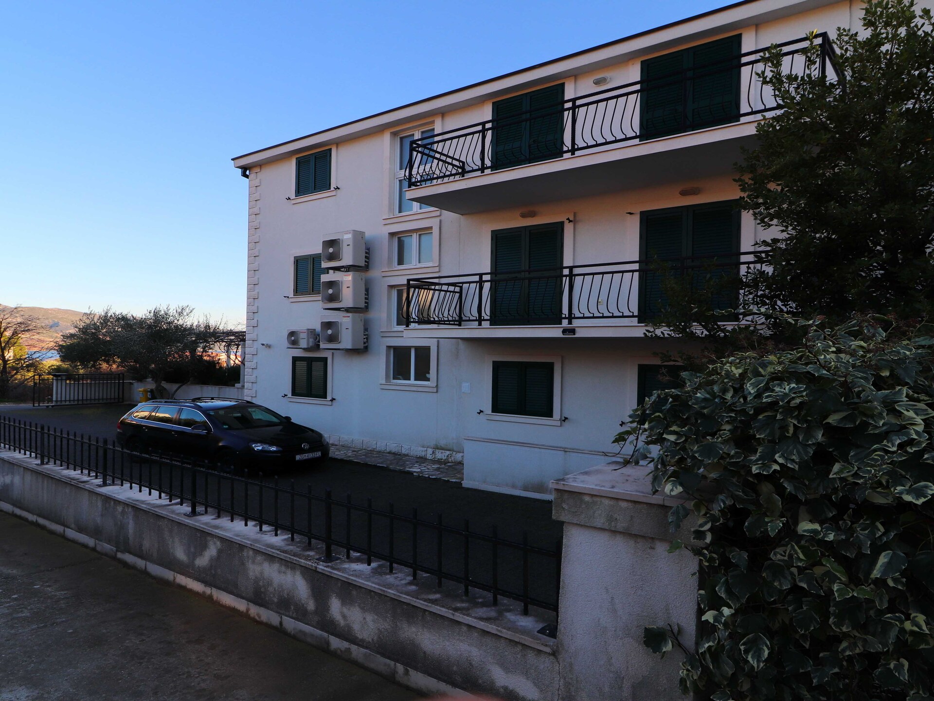 Knus appartement voor 2 aan zee in Orebić met balkon en uitzicht op de tuin - foto 9