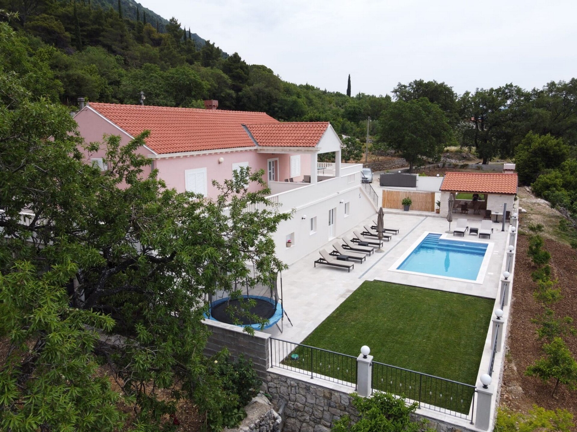 8-persoons villa met privézwembad in Pridvorje - foto 4