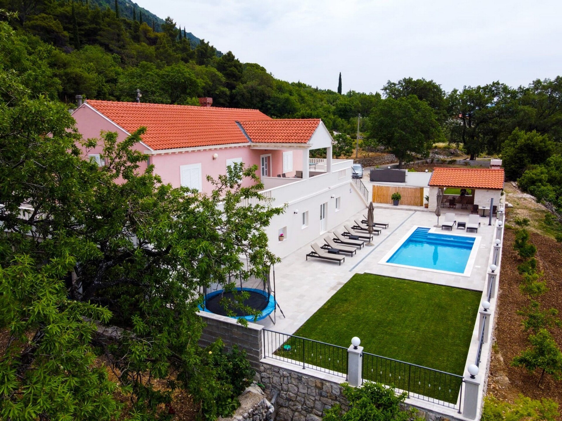 8-persoons villa met privézwembad in Pridvorje - foto 5