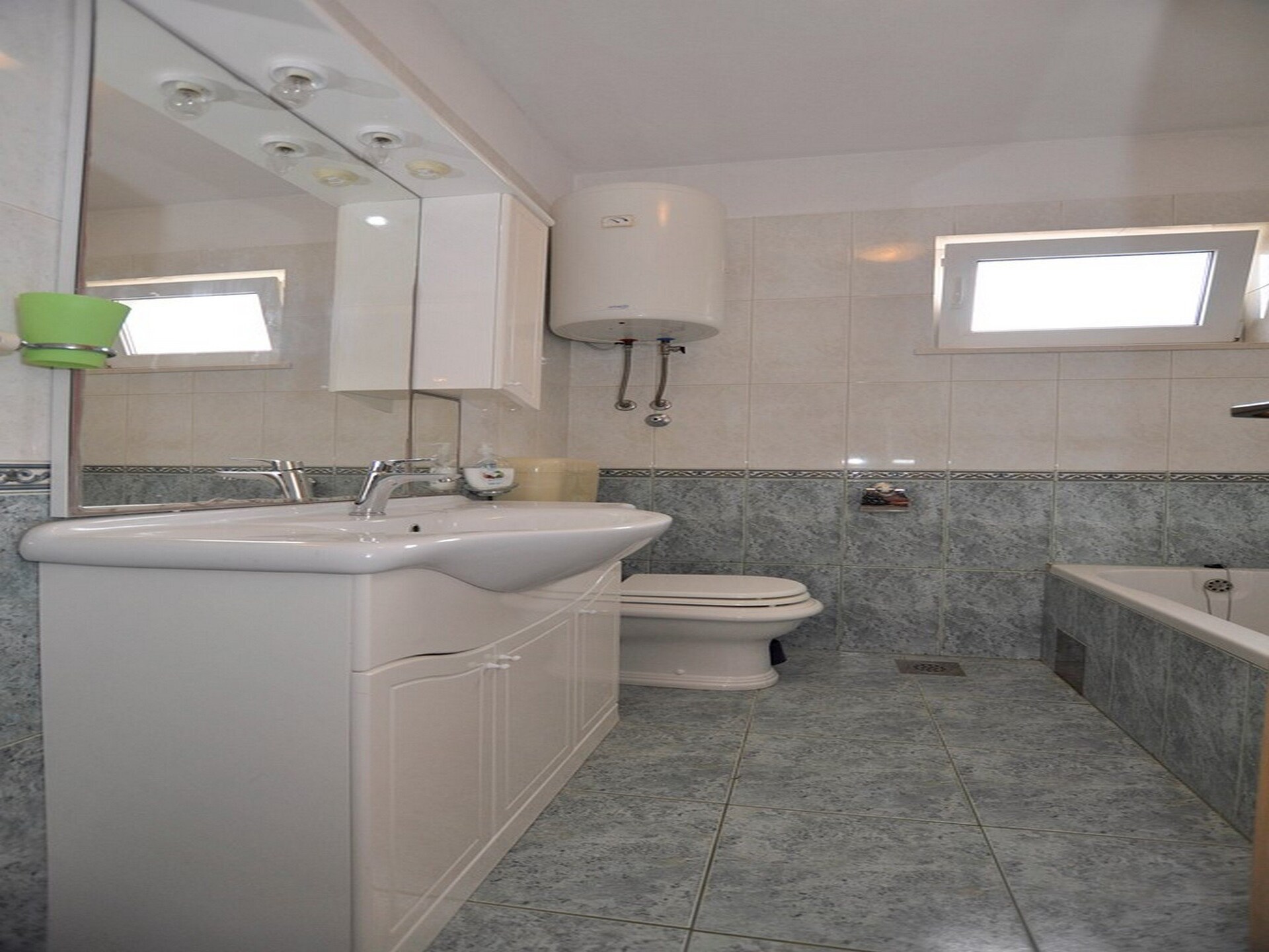 Comfortabel appartement met zeezicht en balkon in Postira, vlakbij het strand - foto 18