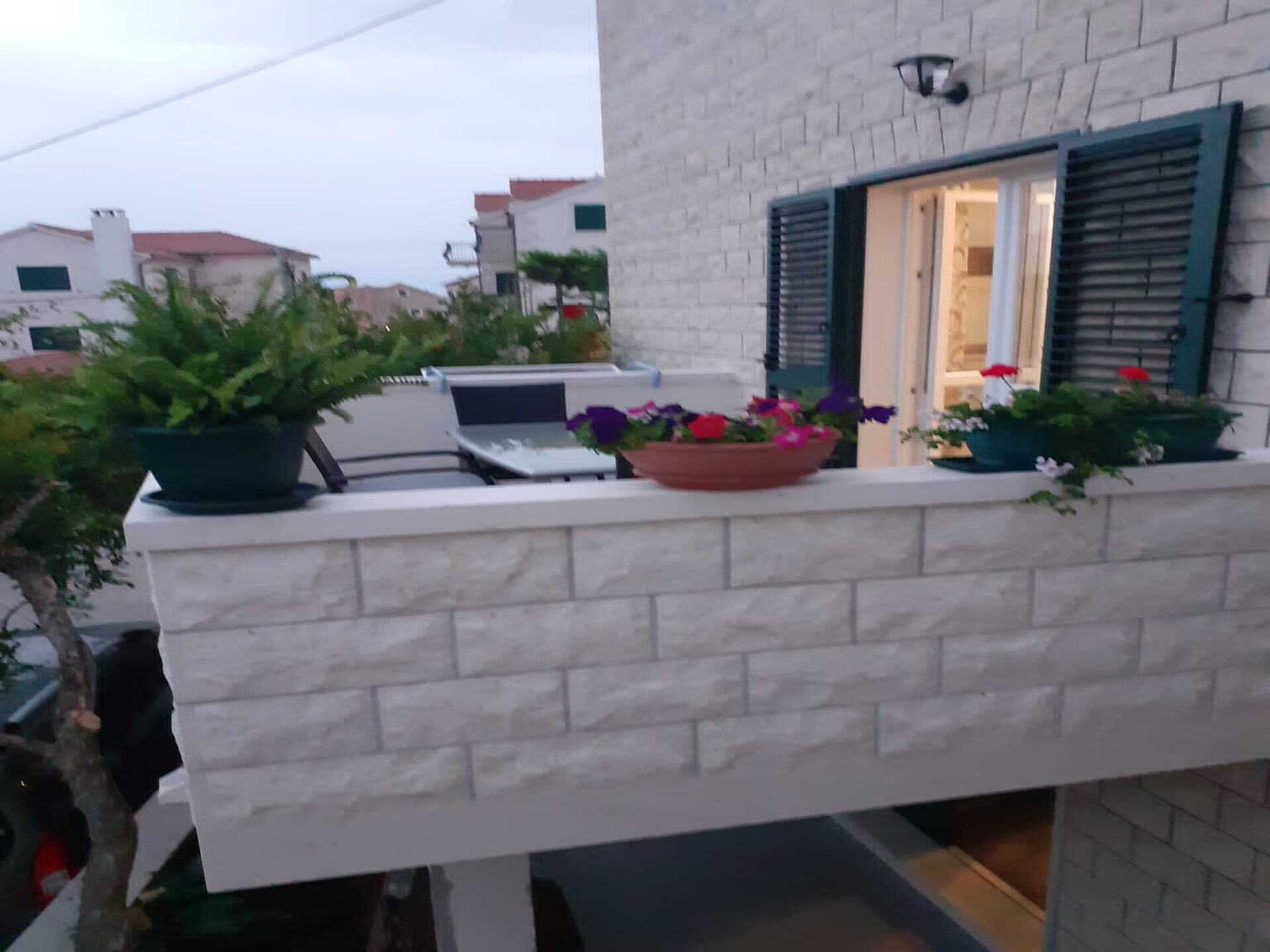 Sfeervol appartement voor 5 met balkon op 300m van zee in Postira, Brač - foto 11