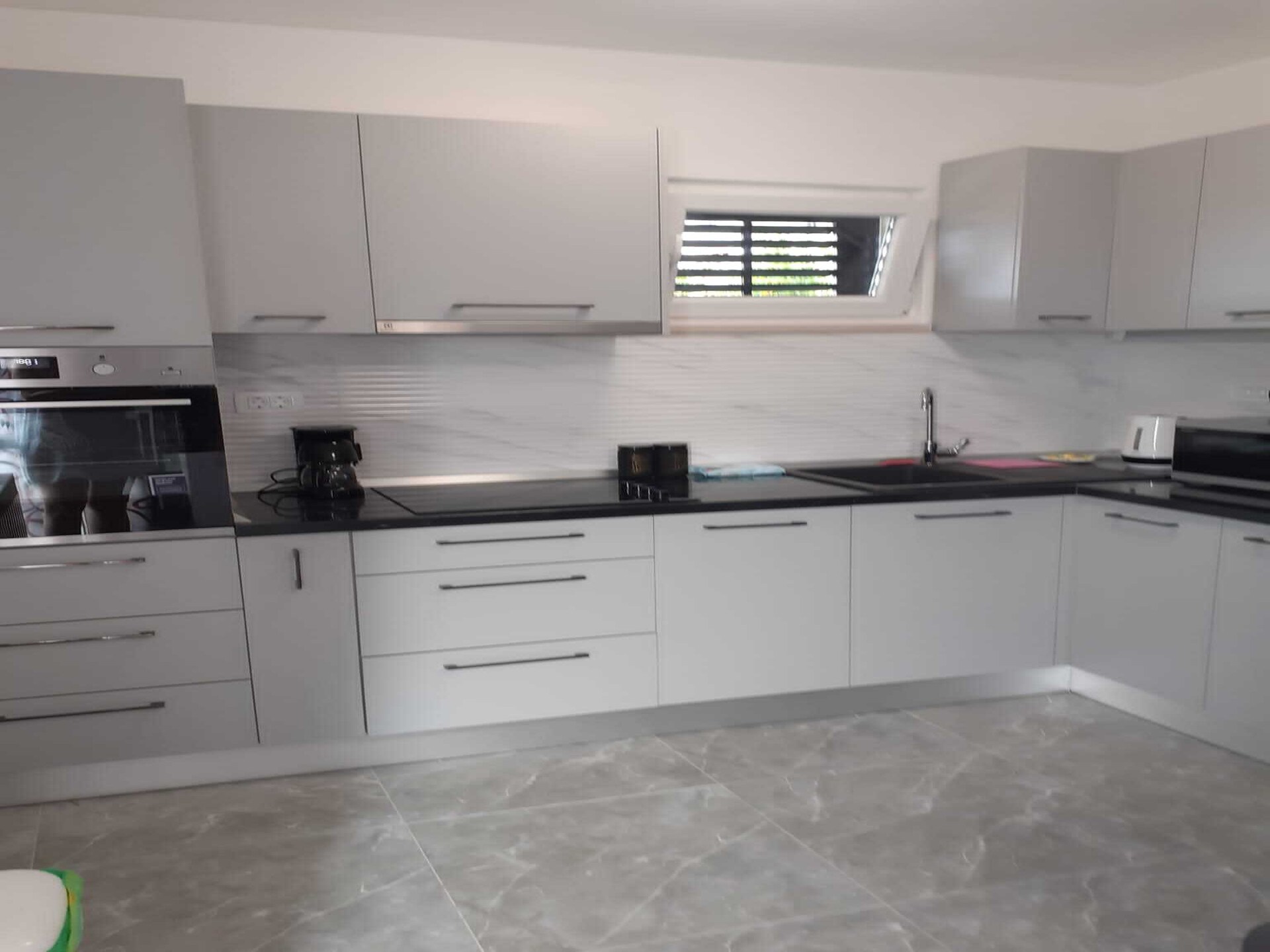 Sfeervol appartement voor 5 met balkon op 300m van zee in Postira, Brač - foto 3
